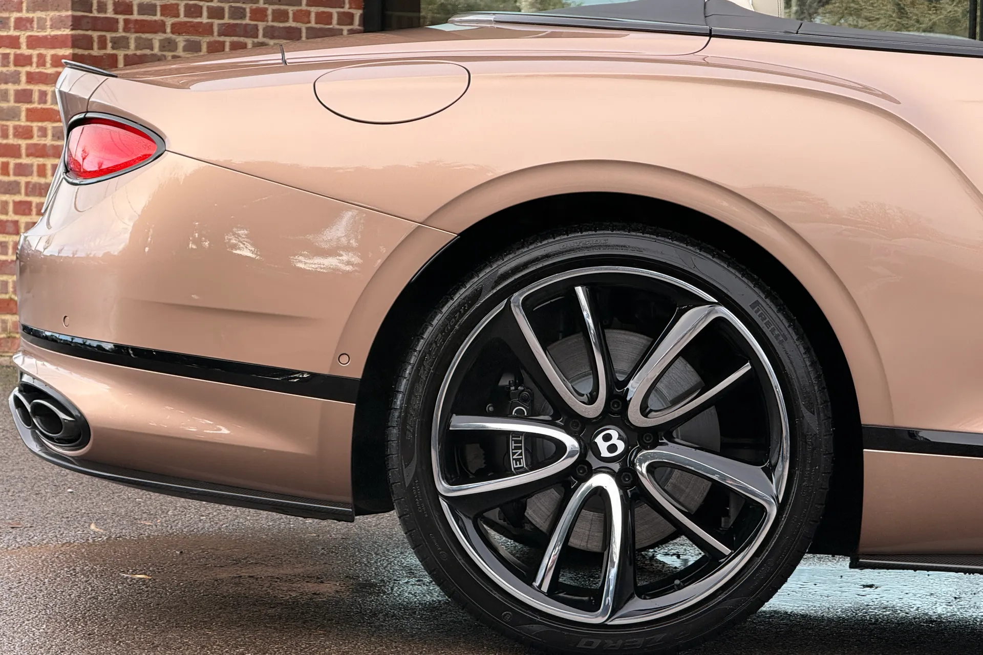 Bentley CONTINENTAL GTC thumbnail image number 42