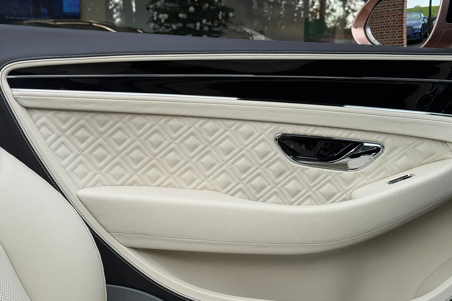 Bentley CONTINENTAL GTC thumbnail image number 41