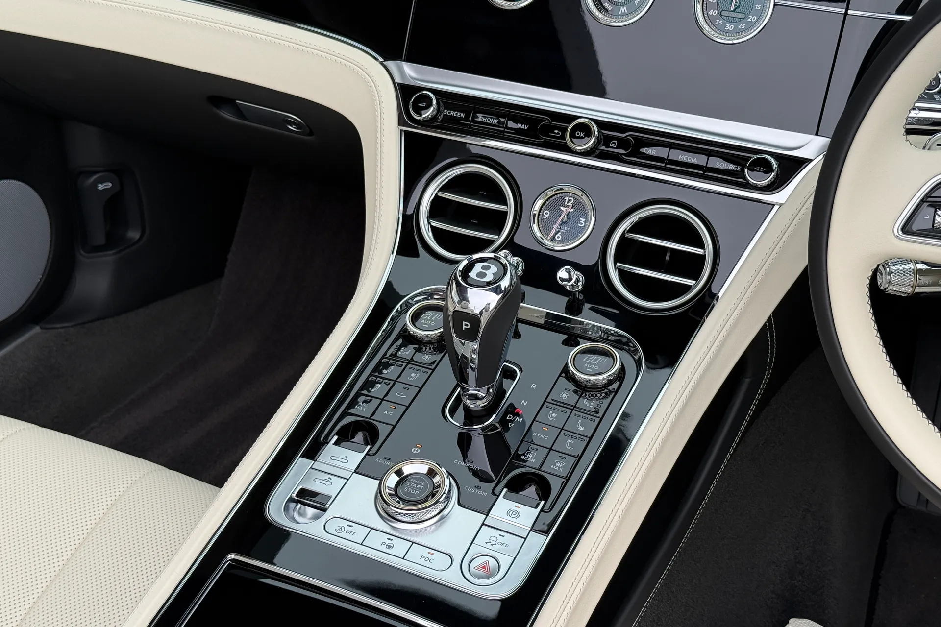 Bentley CONTINENTAL GTC thumbnail image number 22