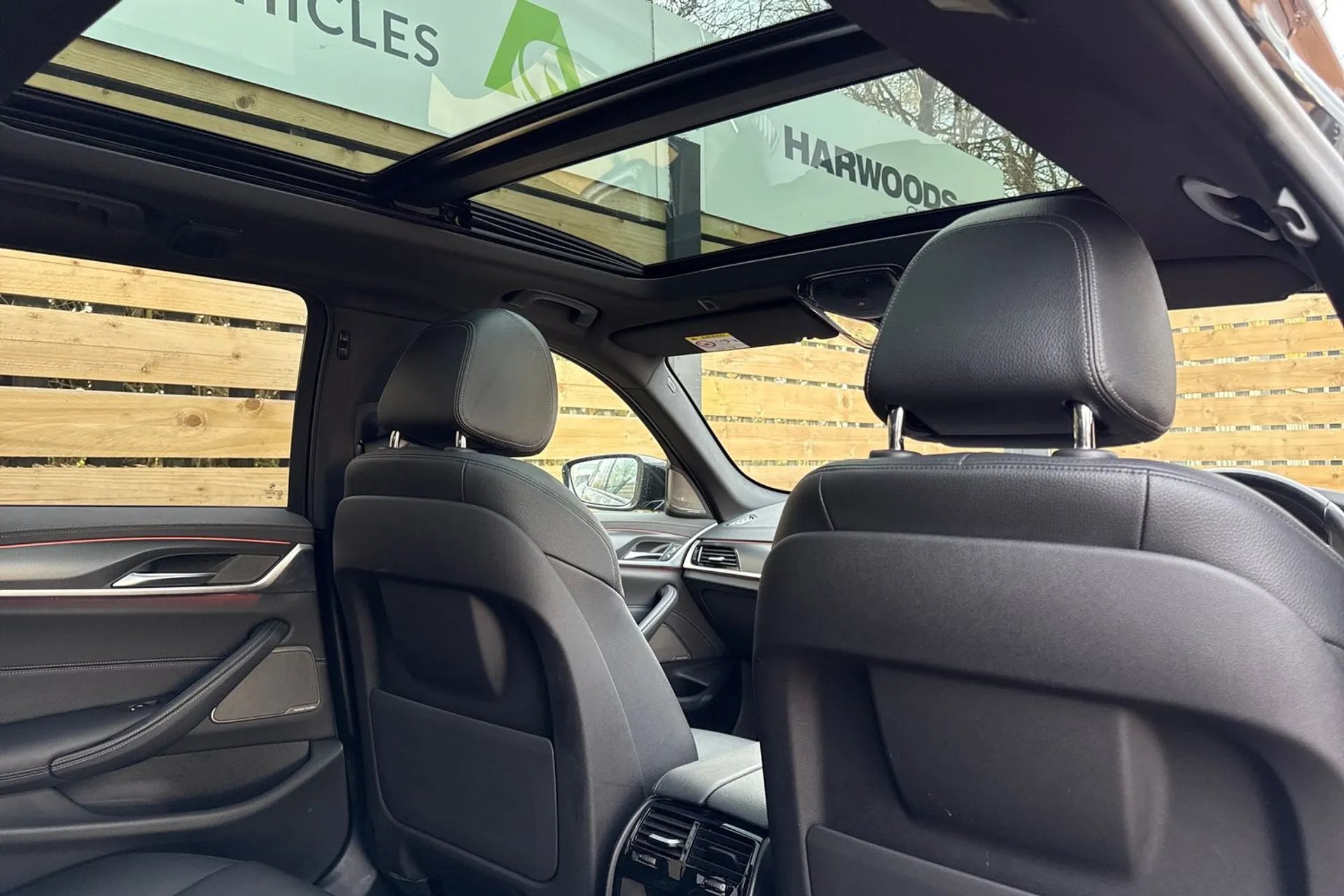 BMW 5 SERIES thumbnail image number 25