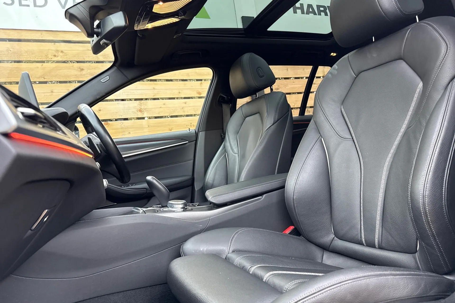 BMW 5 SERIES thumbnail image number 30