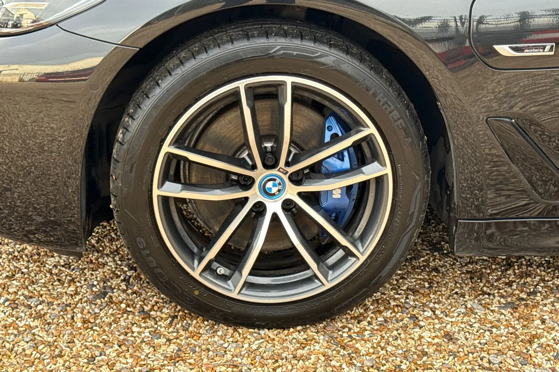 BMW 5 SERIES thumbnail image number 14