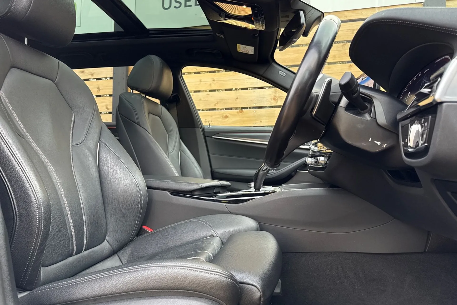 BMW 5 SERIES thumbnail image number 27