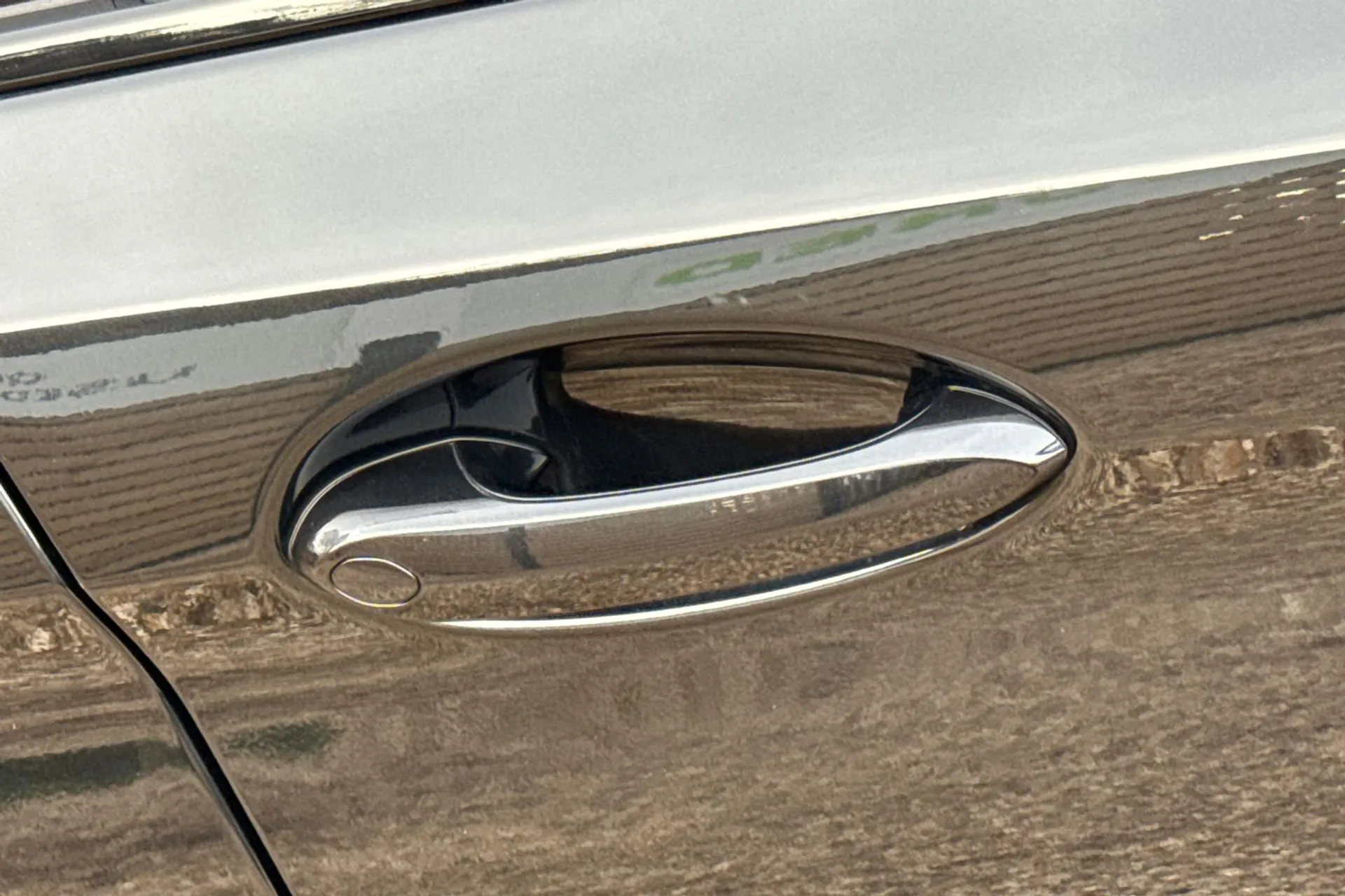 BMW 5 SERIES thumbnail image number 17