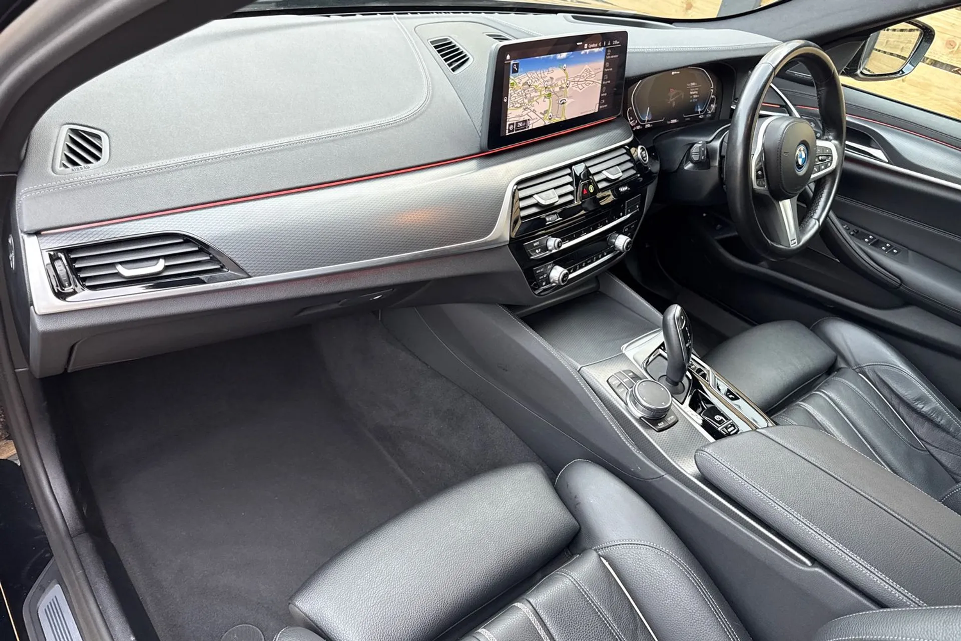 BMW 5 SERIES thumbnail image number 29