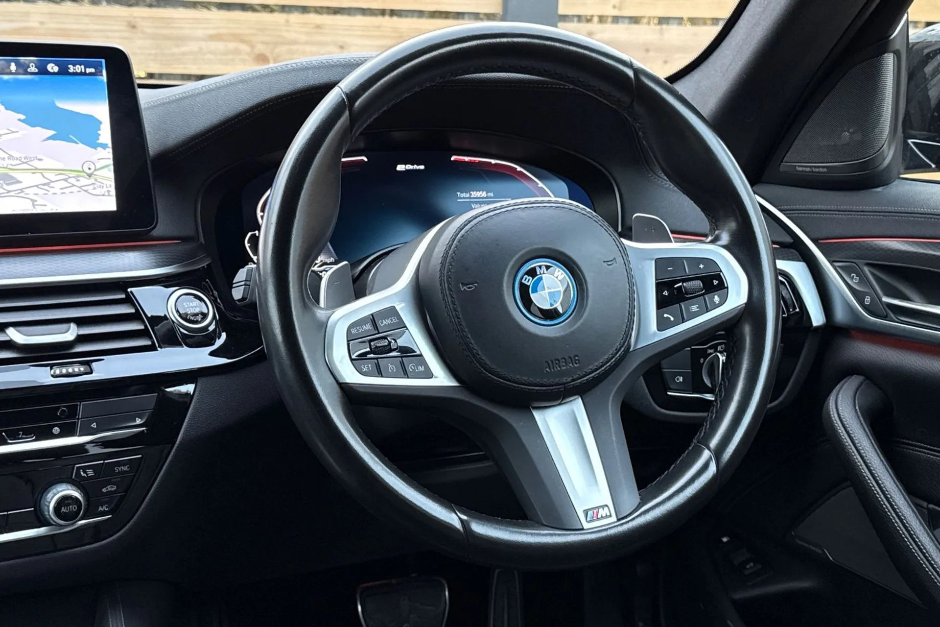 BMW 5 SERIES thumbnail image number 36