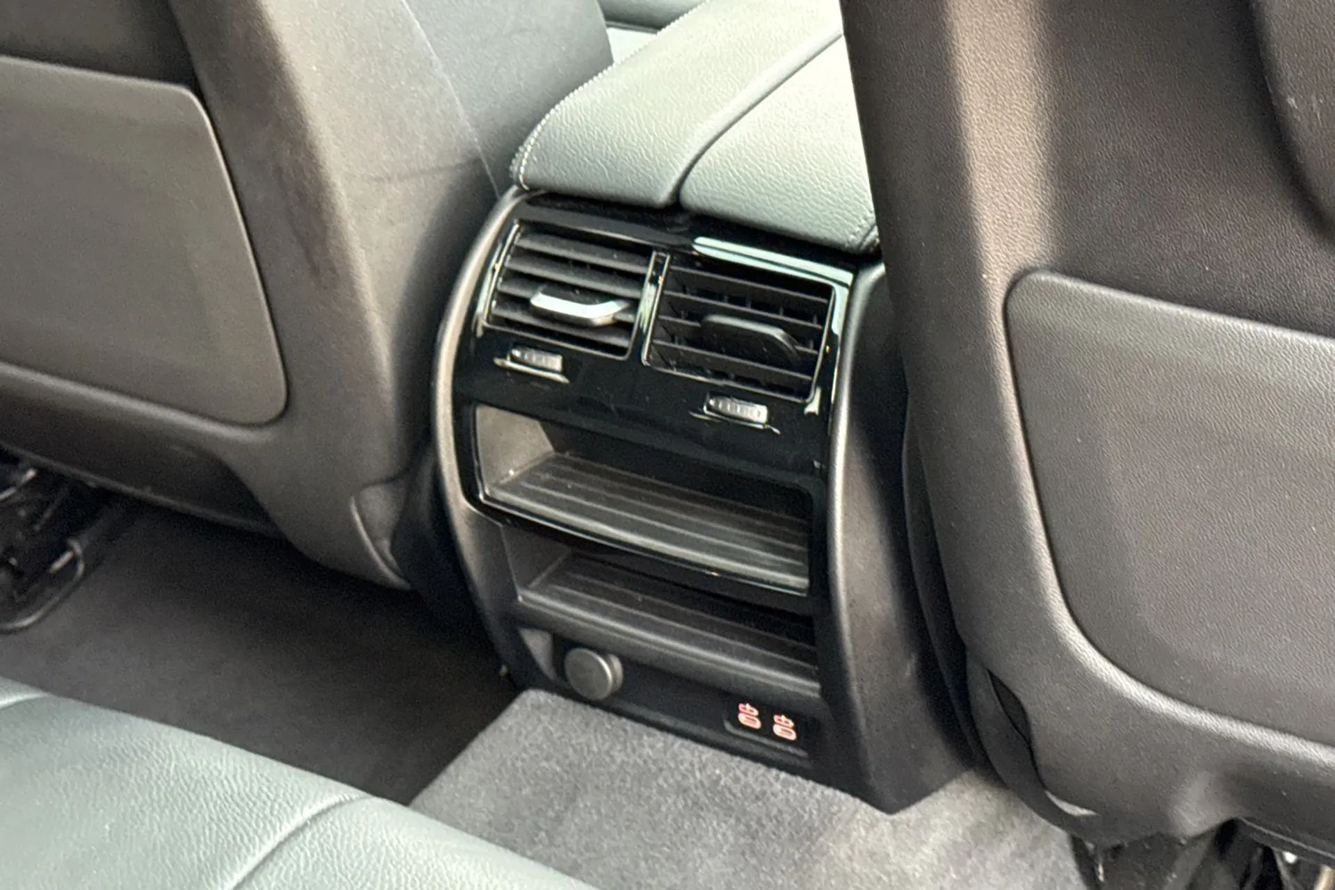 BMW 5 SERIES thumbnail image number 51