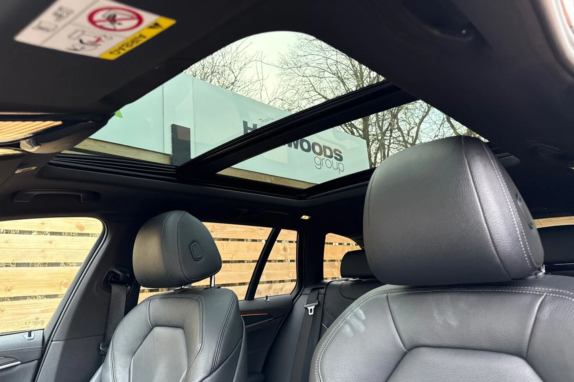 BMW 5 SERIES thumbnail image number 31