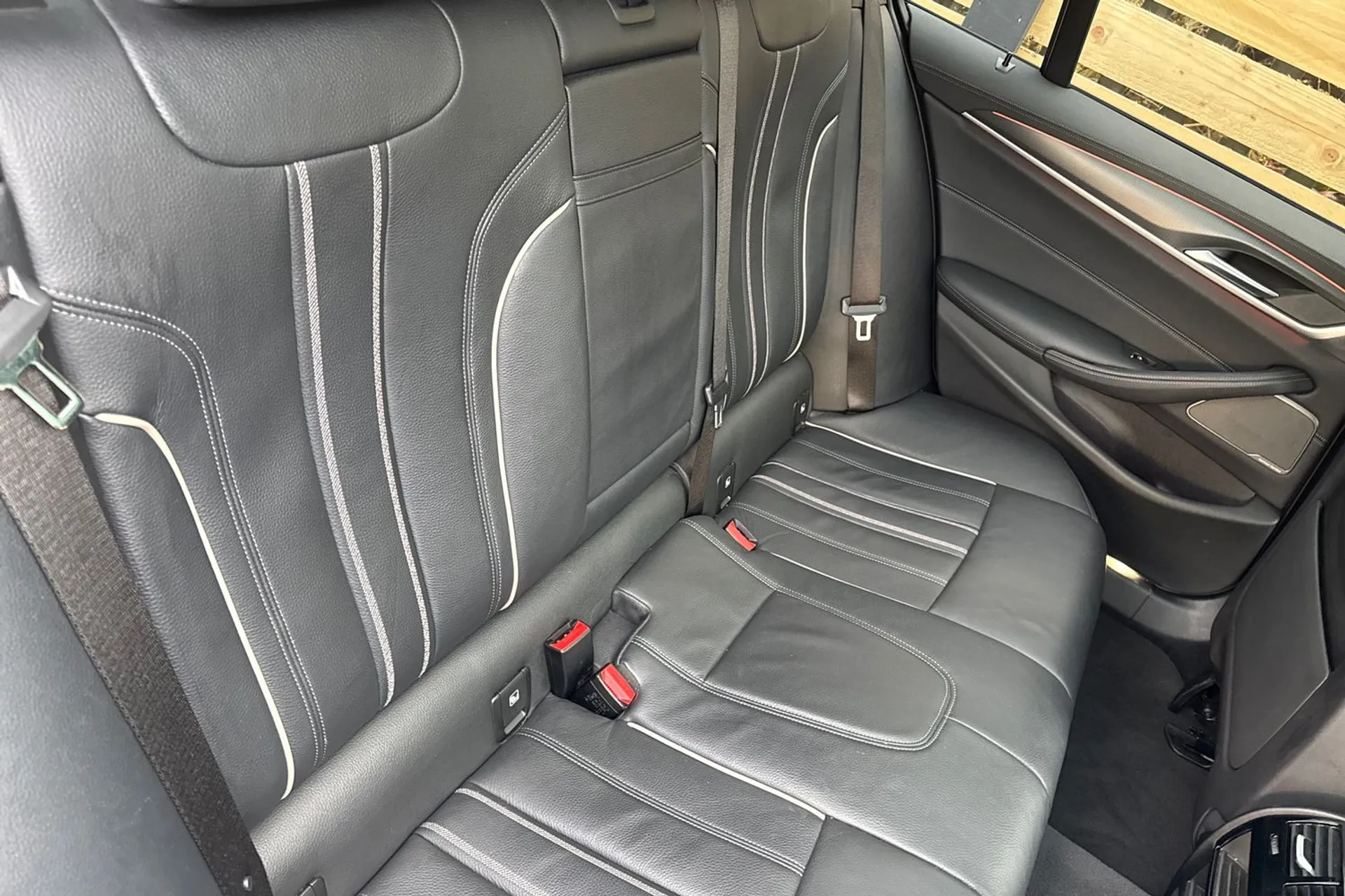 BMW 5 SERIES thumbnail image number 24