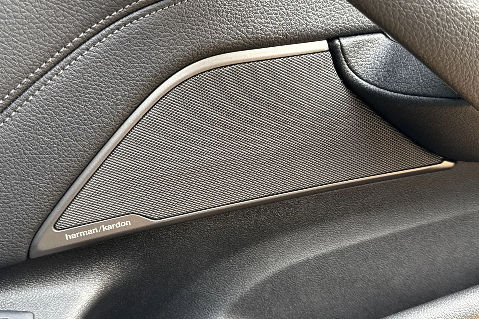 BMW 5 SERIES thumbnail image number 46