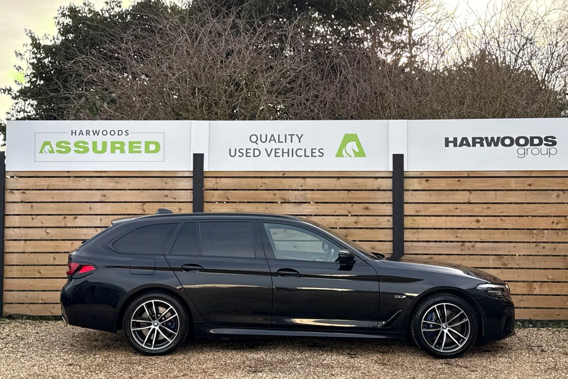 BMW 5 SERIES thumbnail image number 2