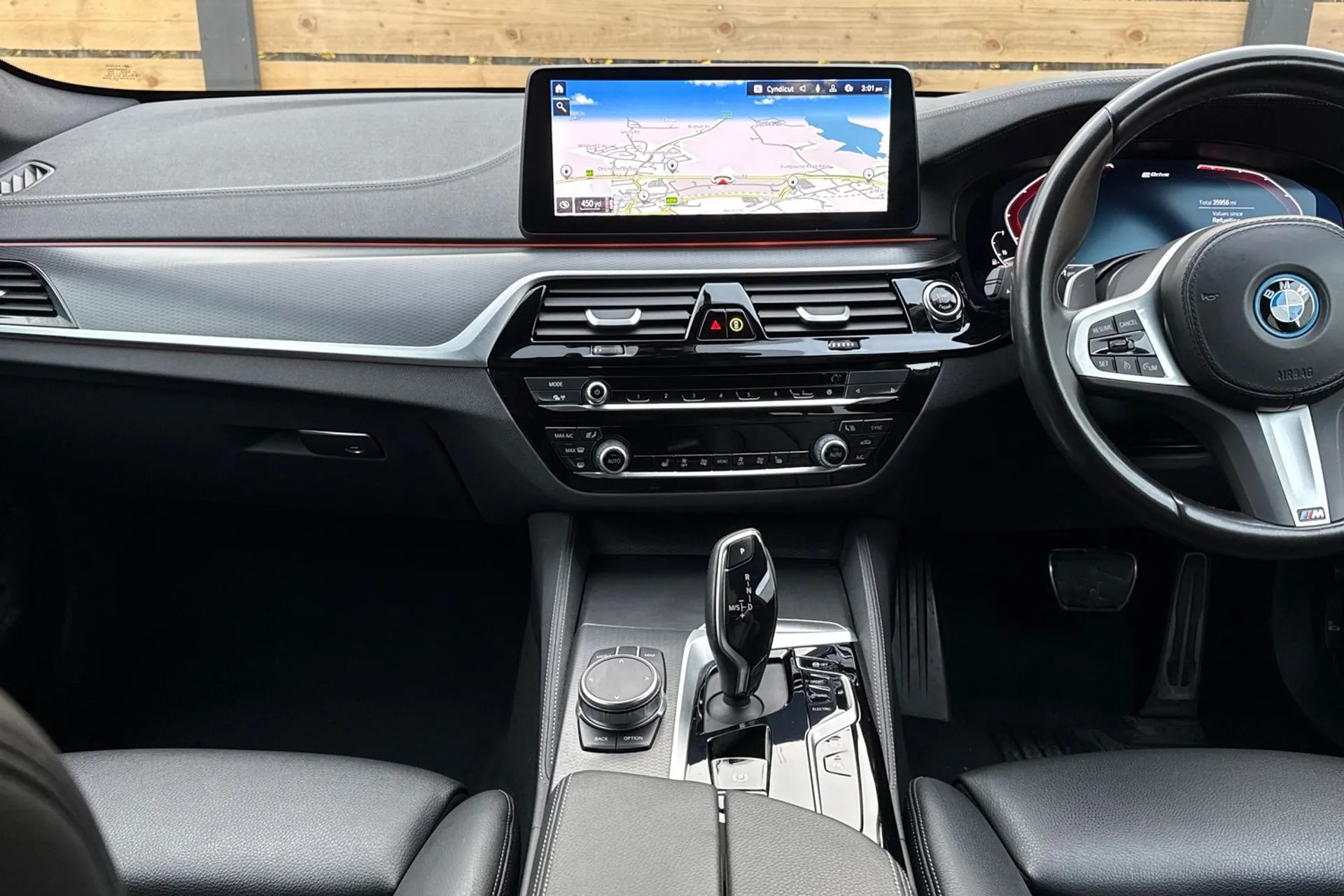 BMW 5 SERIES thumbnail image number 37