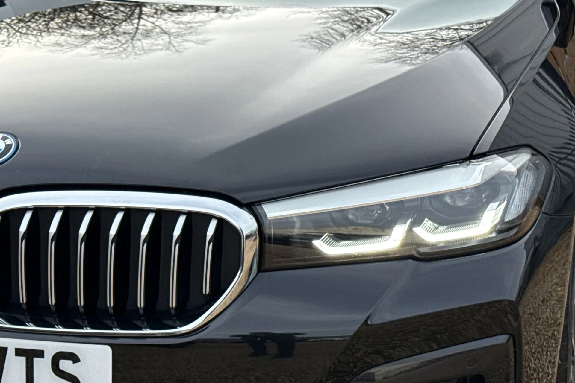BMW 5 SERIES thumbnail image number 45