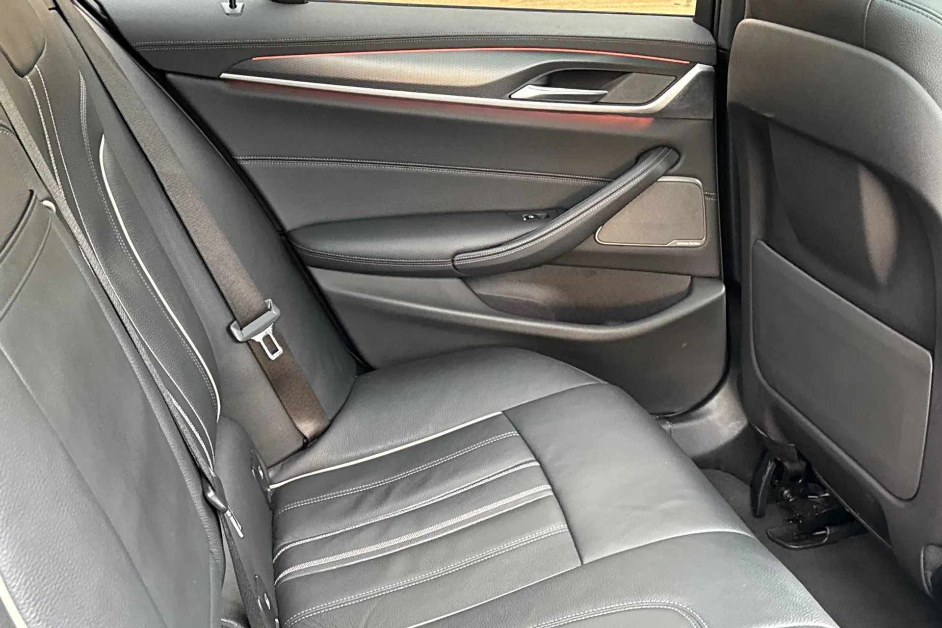 BMW 5 SERIES thumbnail image number 52