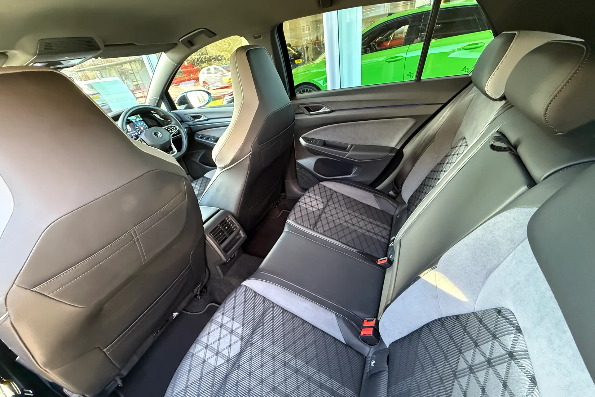 VOLKSWAGEN GOLF thumbnail image number 51