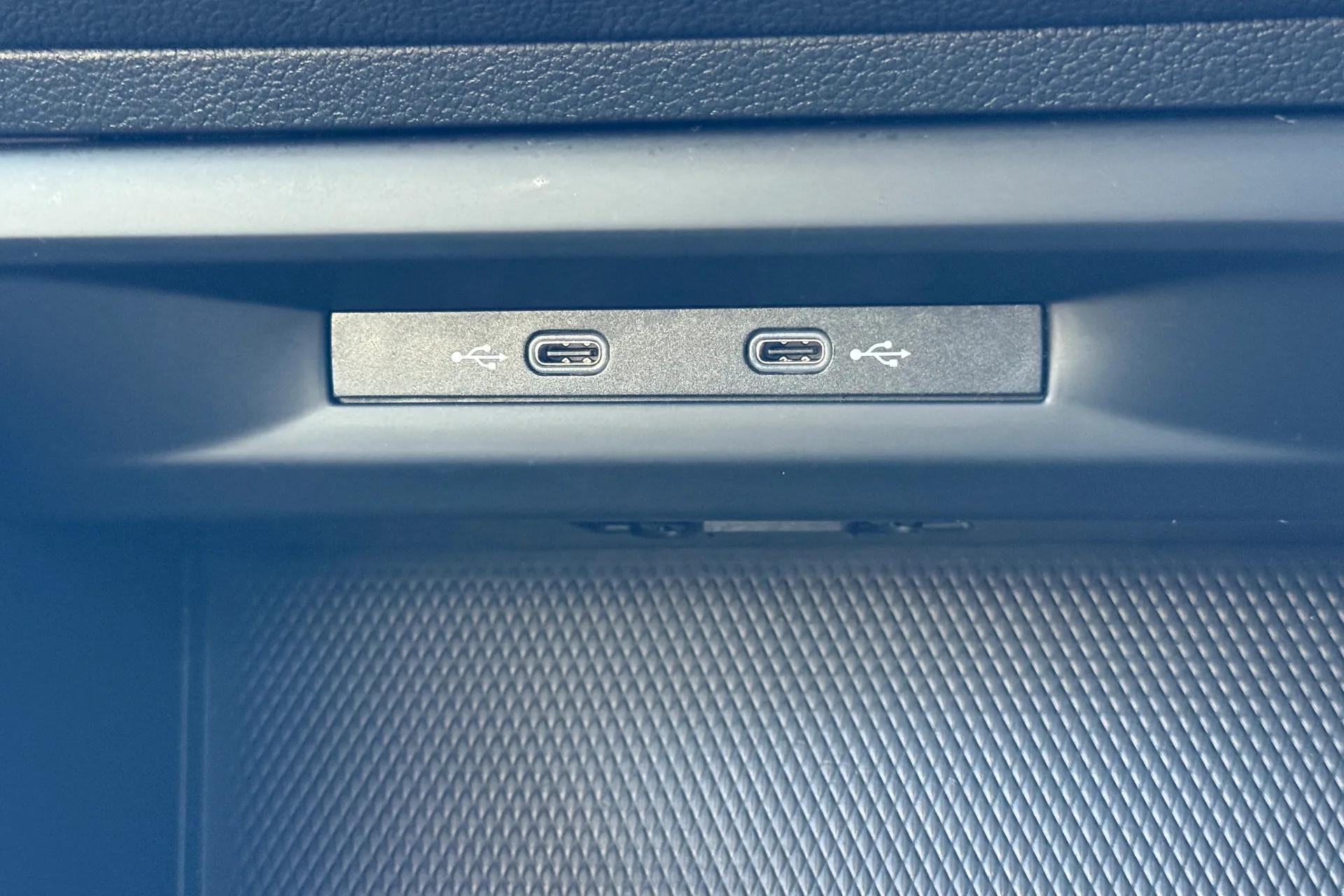 VOLKSWAGEN GOLF thumbnail image number 23