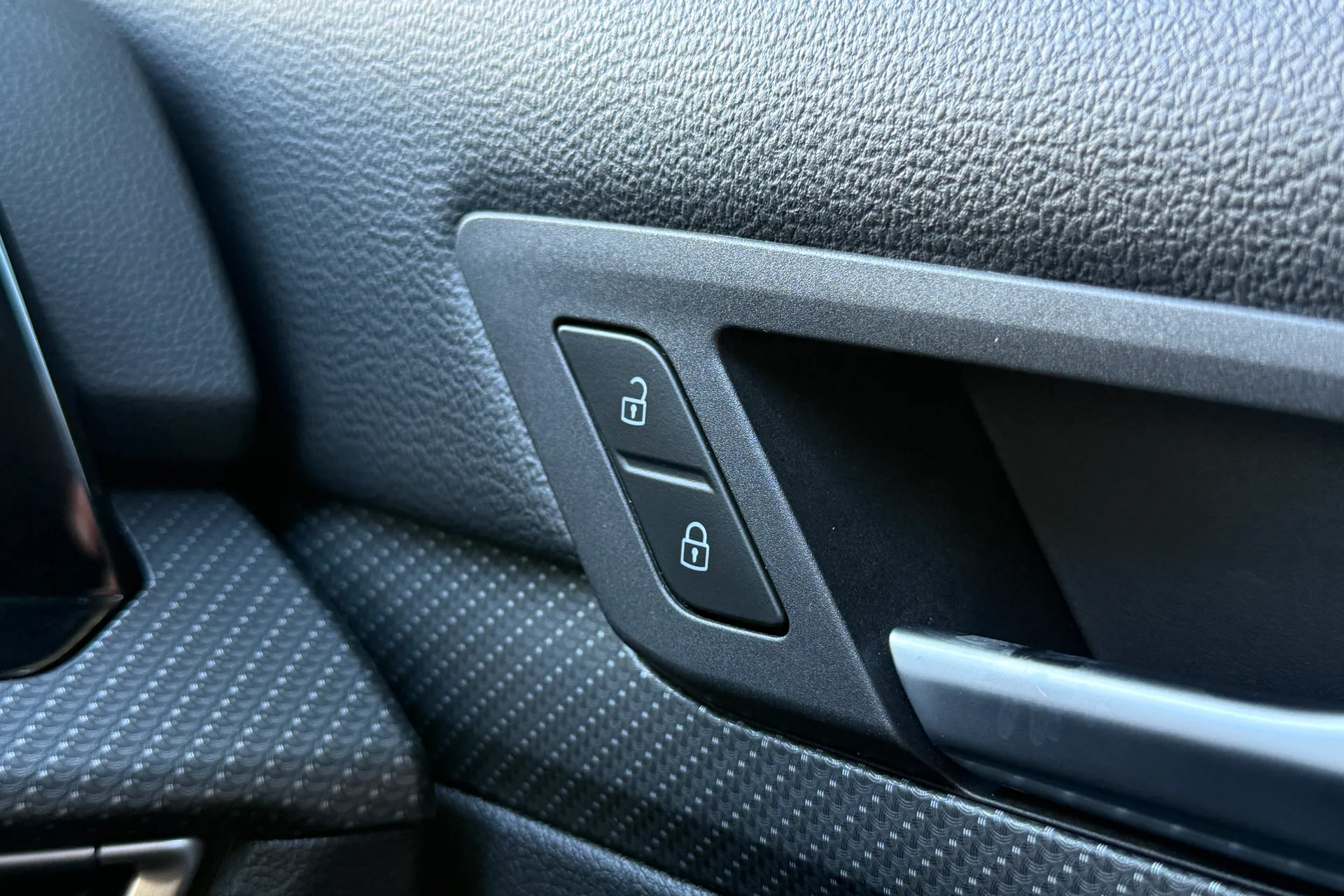 VOLKSWAGEN GOLF thumbnail image number 17