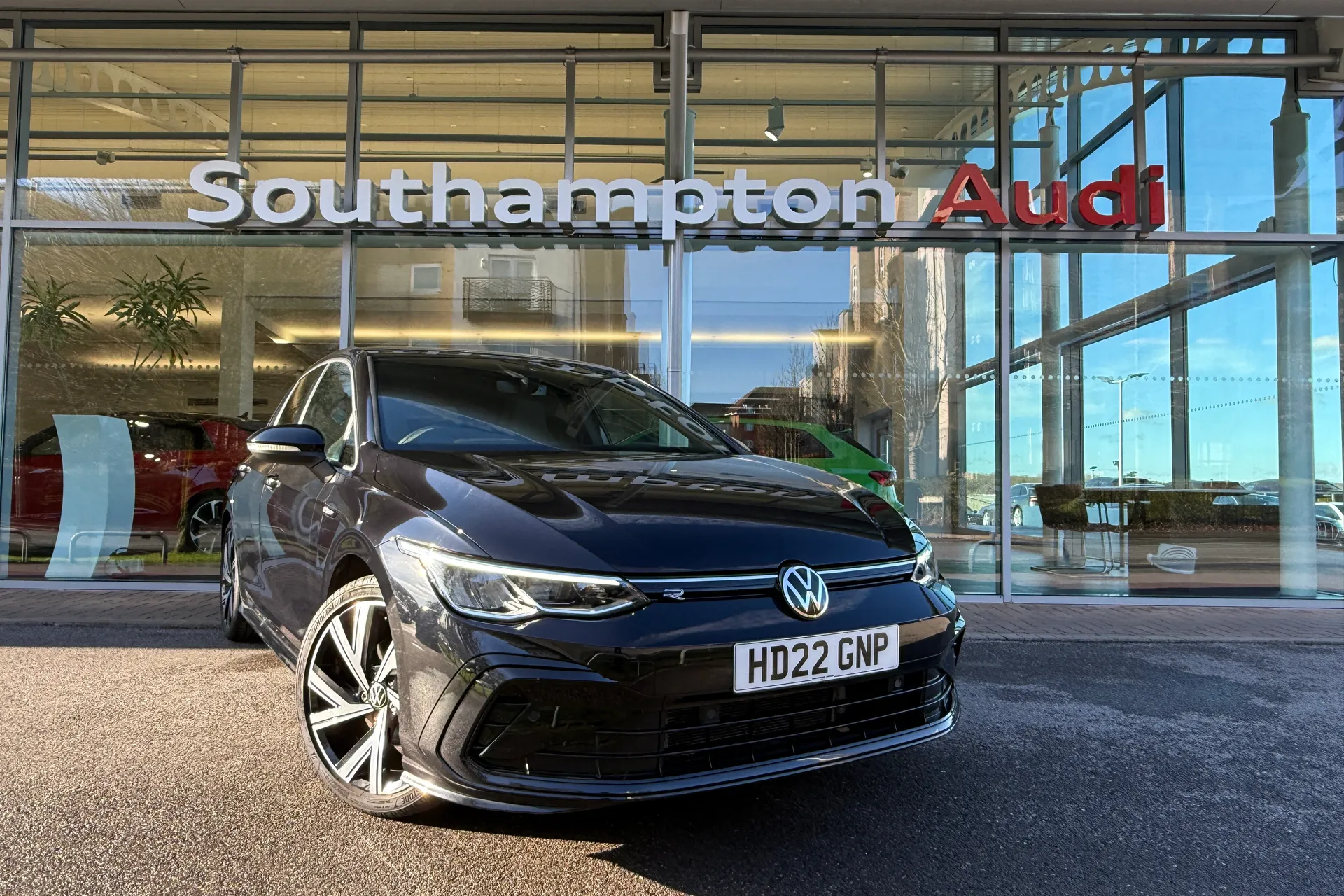 VOLKSWAGEN GOLF focused image