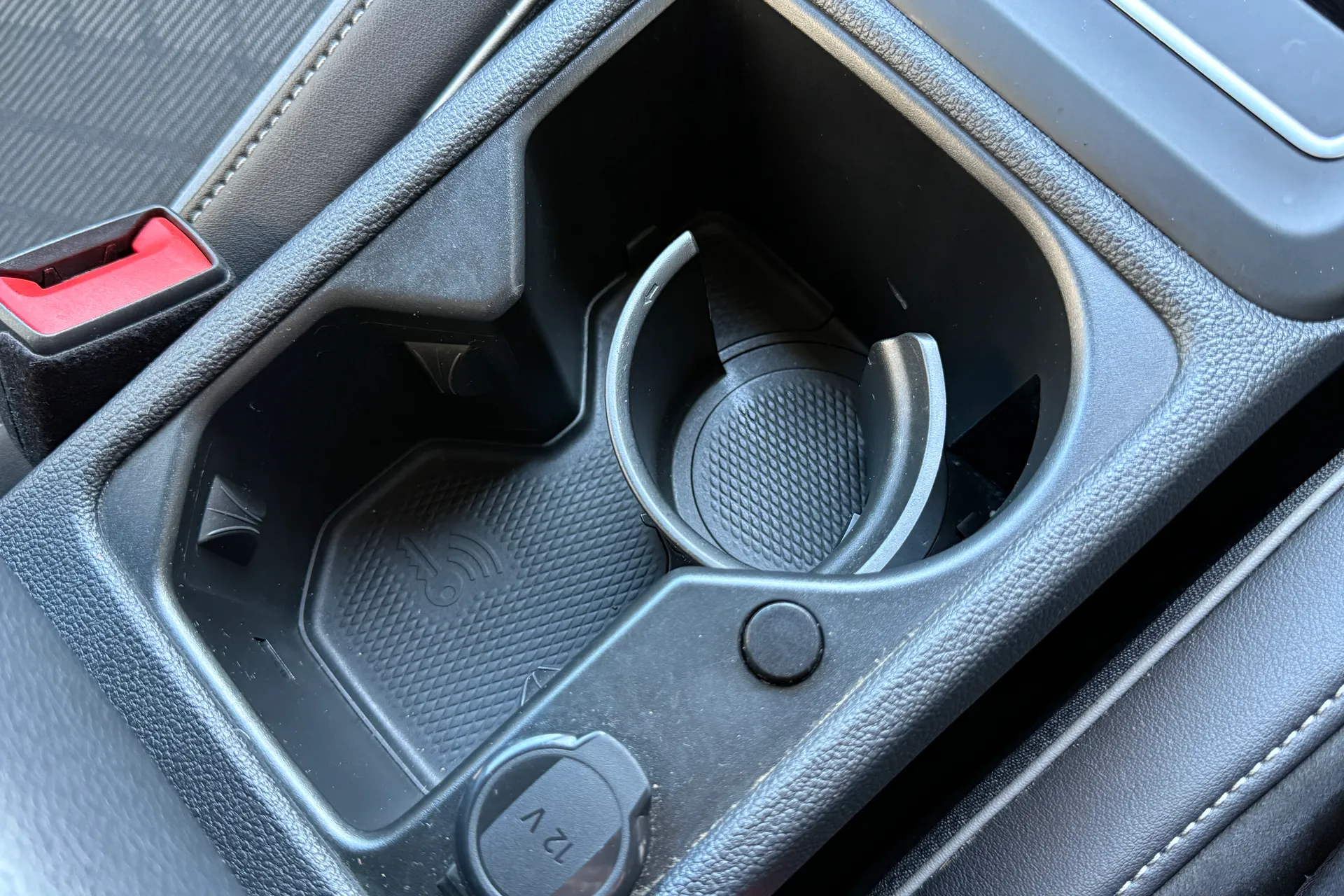 VOLKSWAGEN GOLF thumbnail image number 24