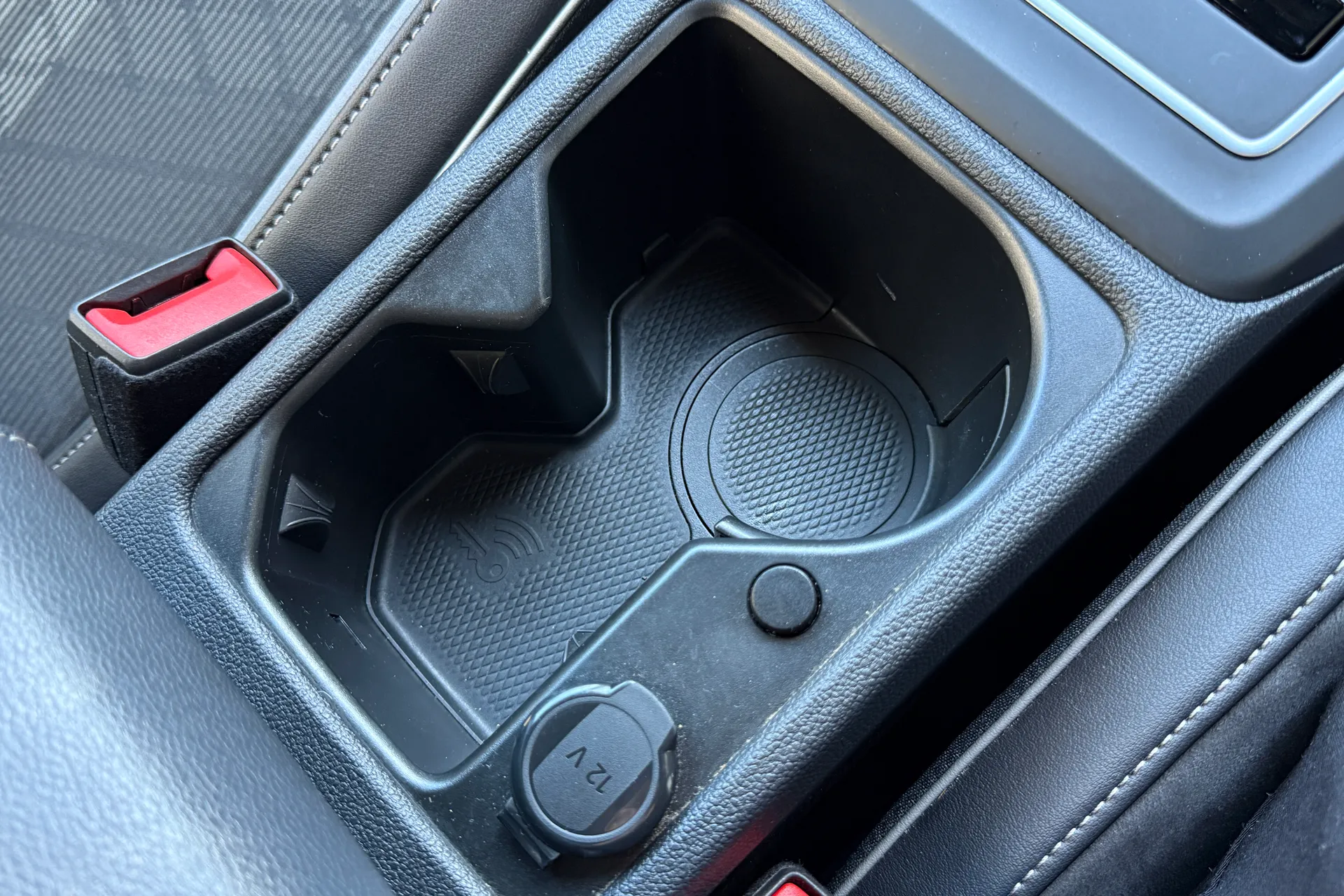 VOLKSWAGEN GOLF thumbnail image number 25