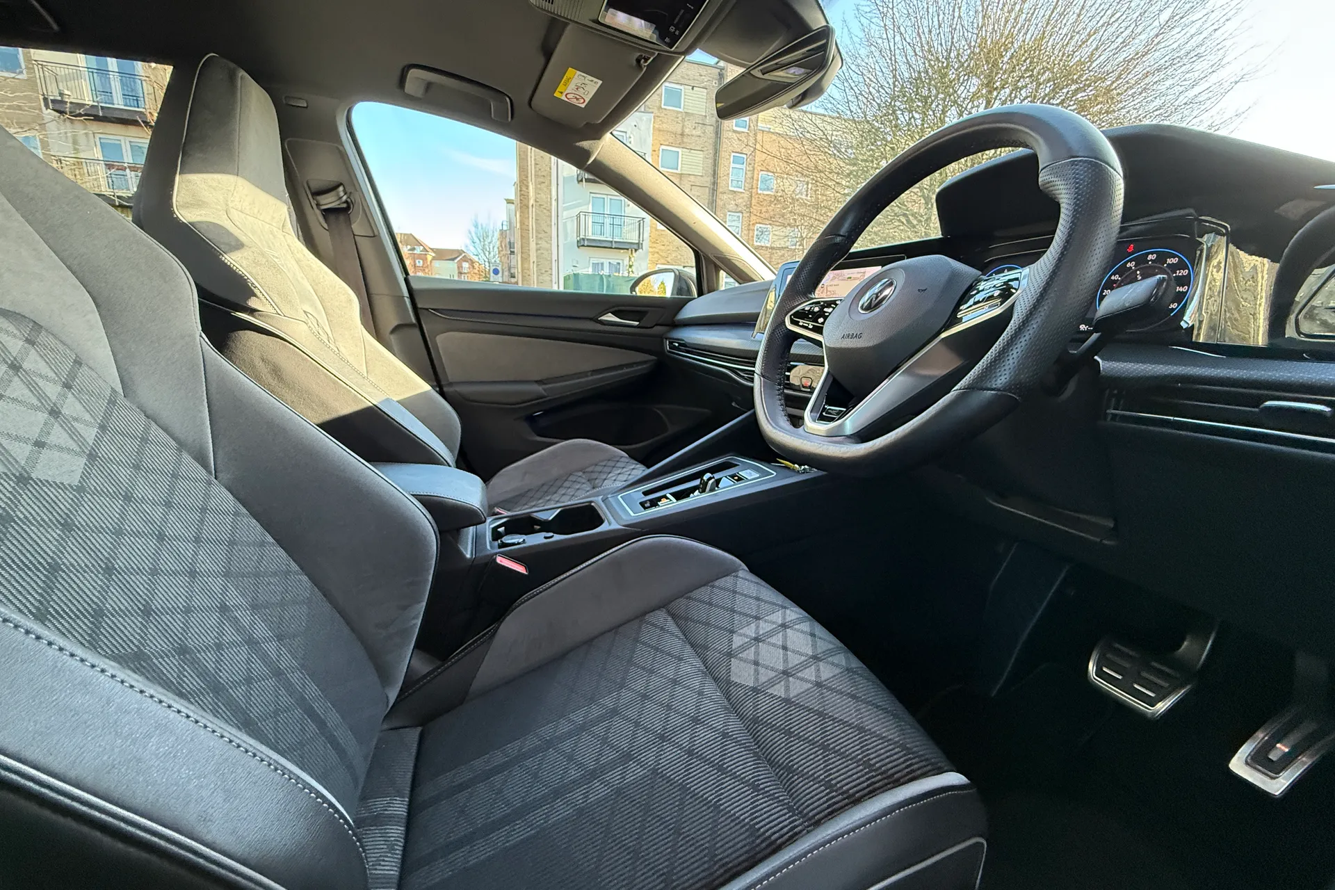 VOLKSWAGEN GOLF thumbnail image number 29