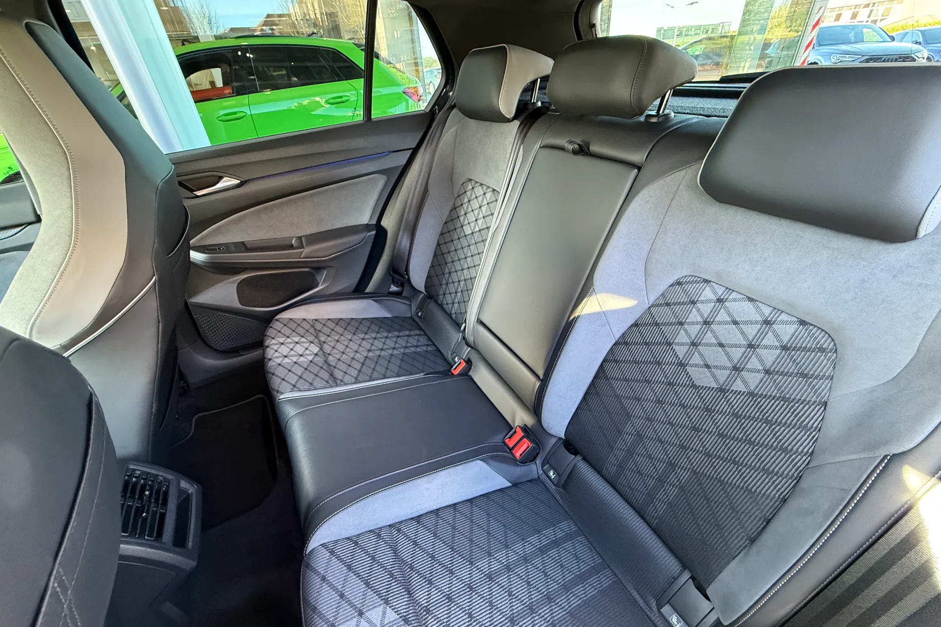 VOLKSWAGEN GOLF thumbnail image number 50