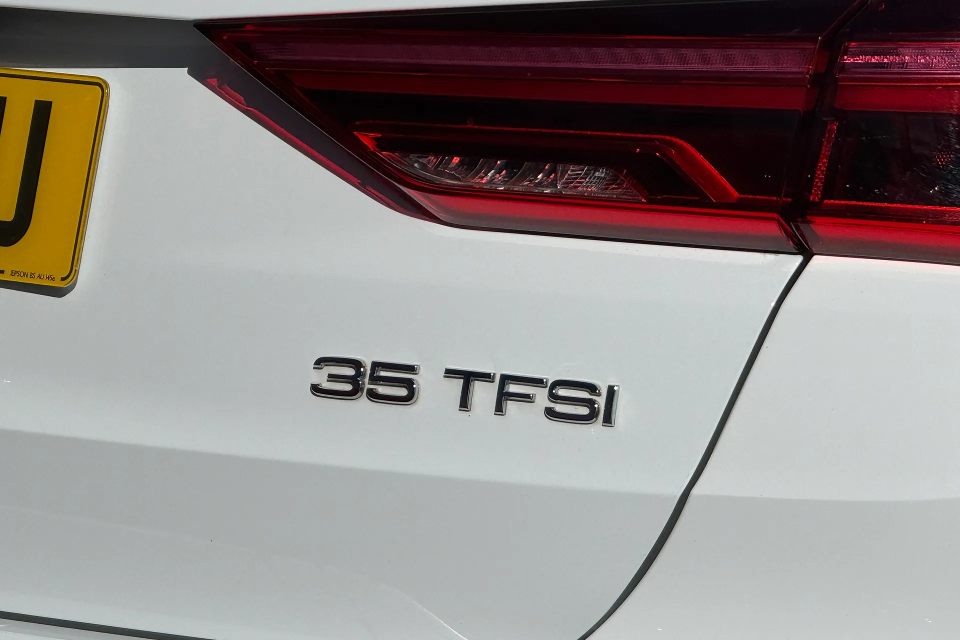 Audi Q3 thumbnail image number 32