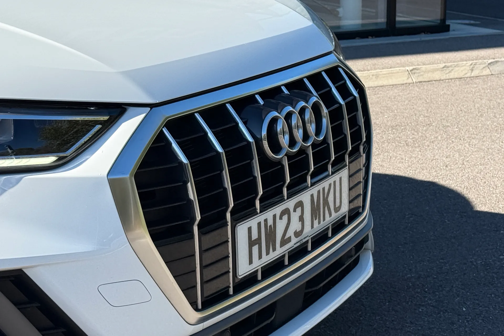 Audi Q3 thumbnail image number 19
