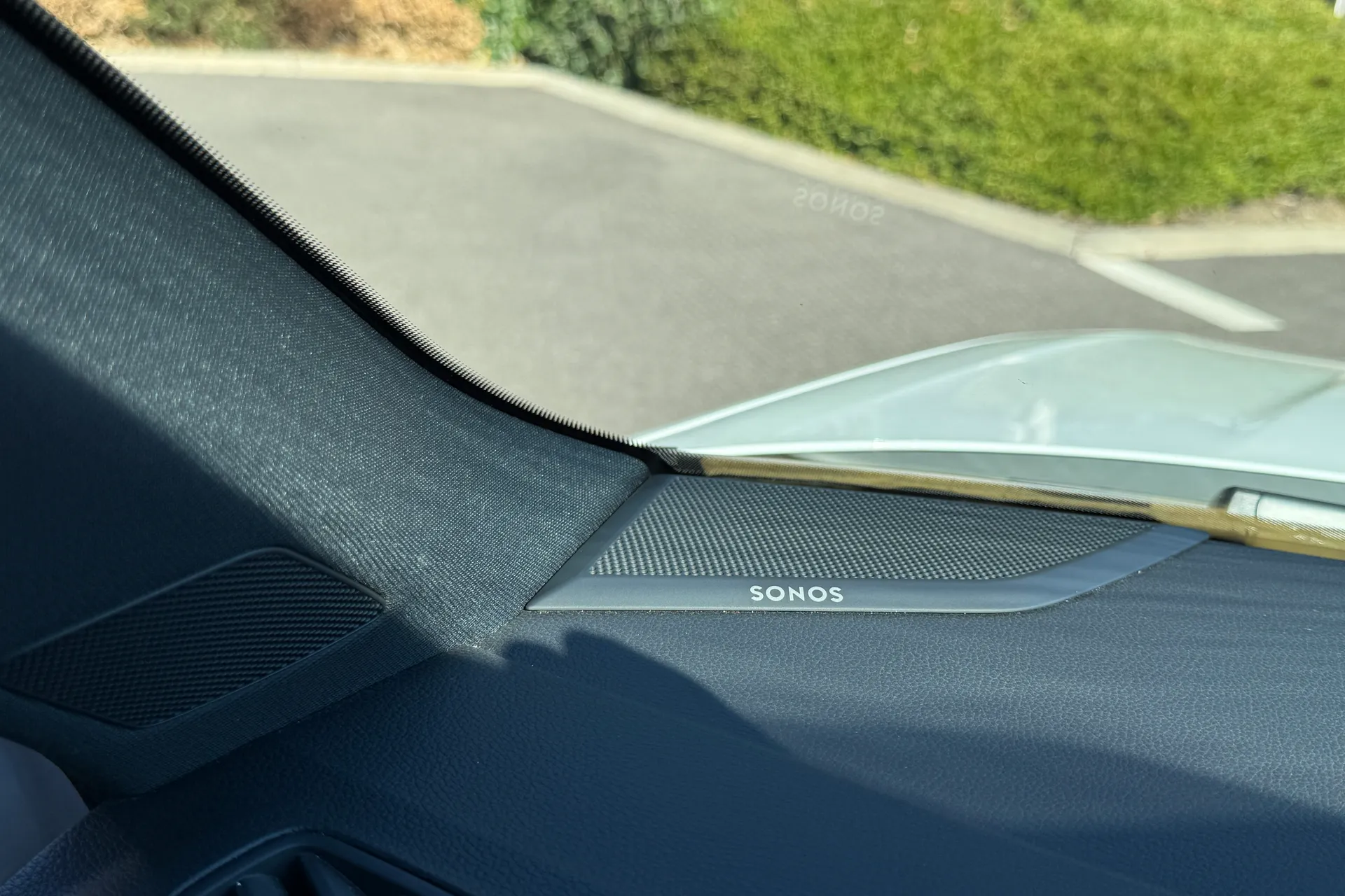 Audi Q3 thumbnail image number 20