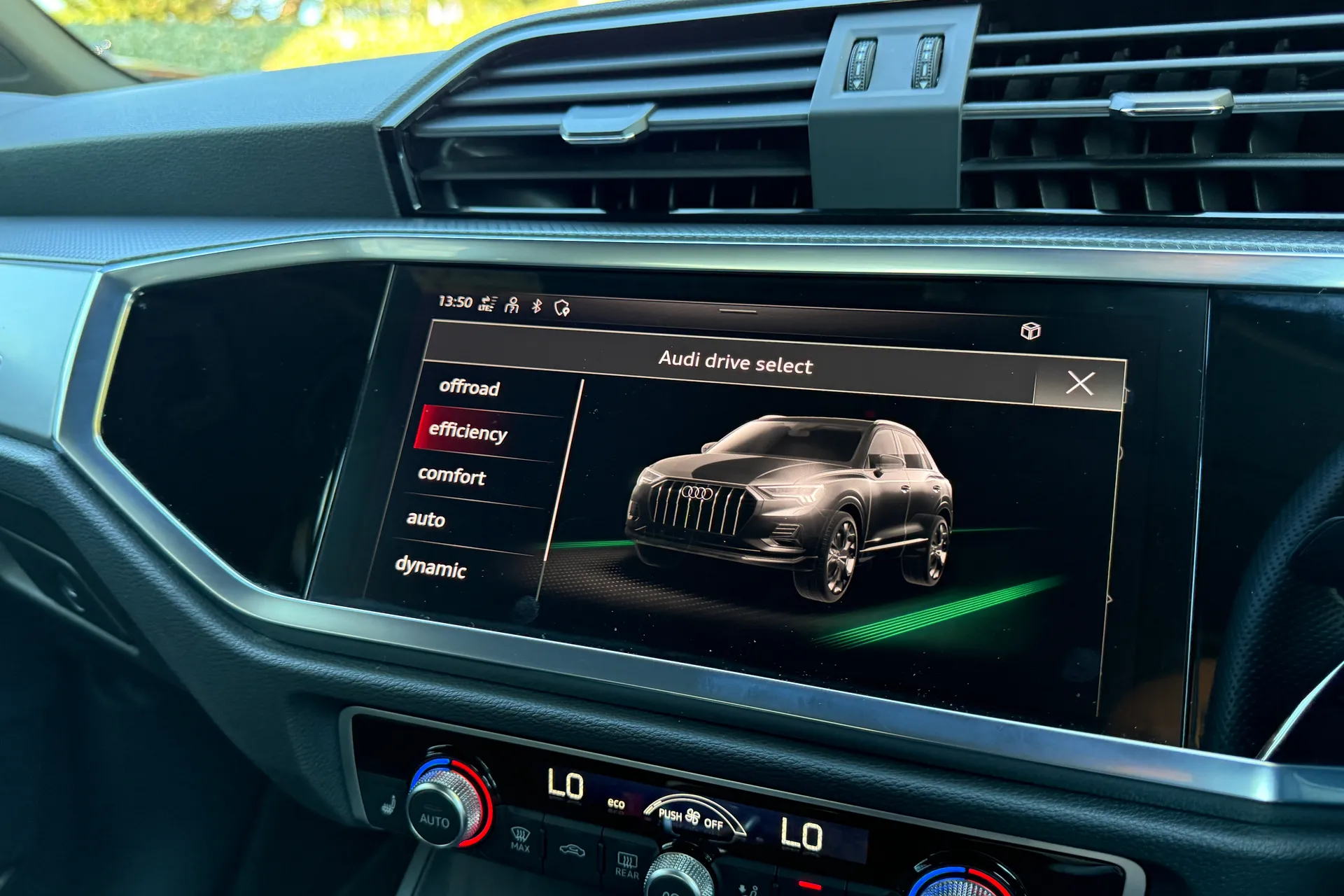 Audi Q3 thumbnail image number 13