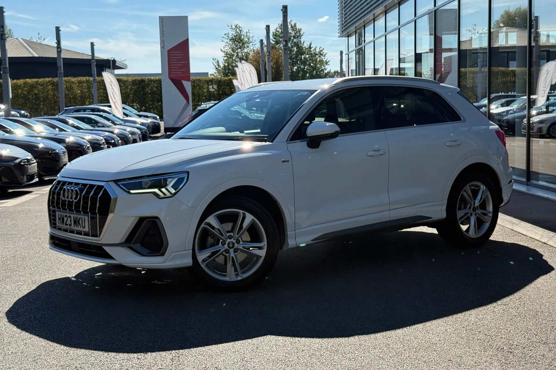 Audi Q3 thumbnail image number 18