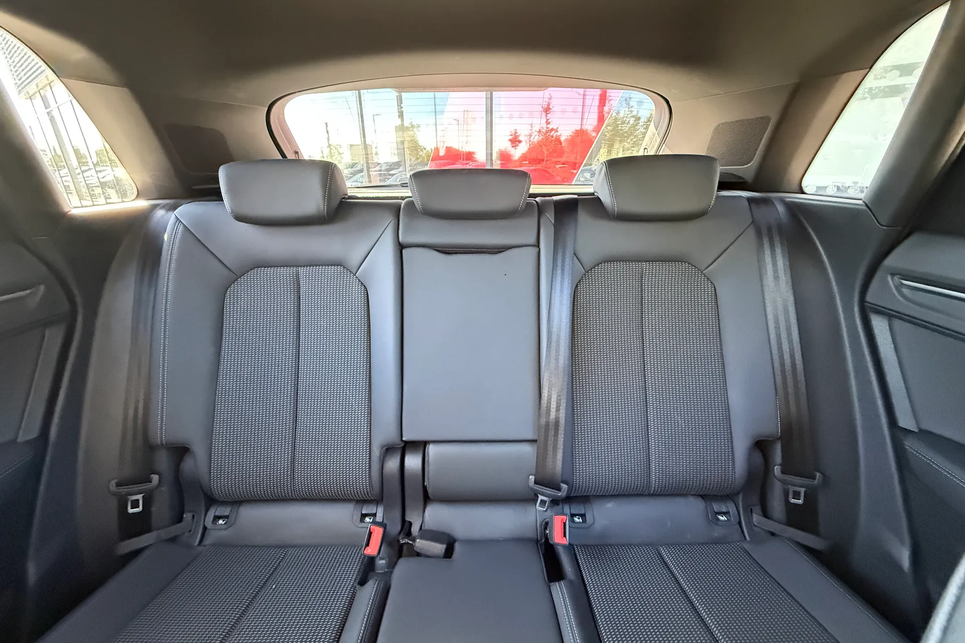 Audi Q3 thumbnail image number 43