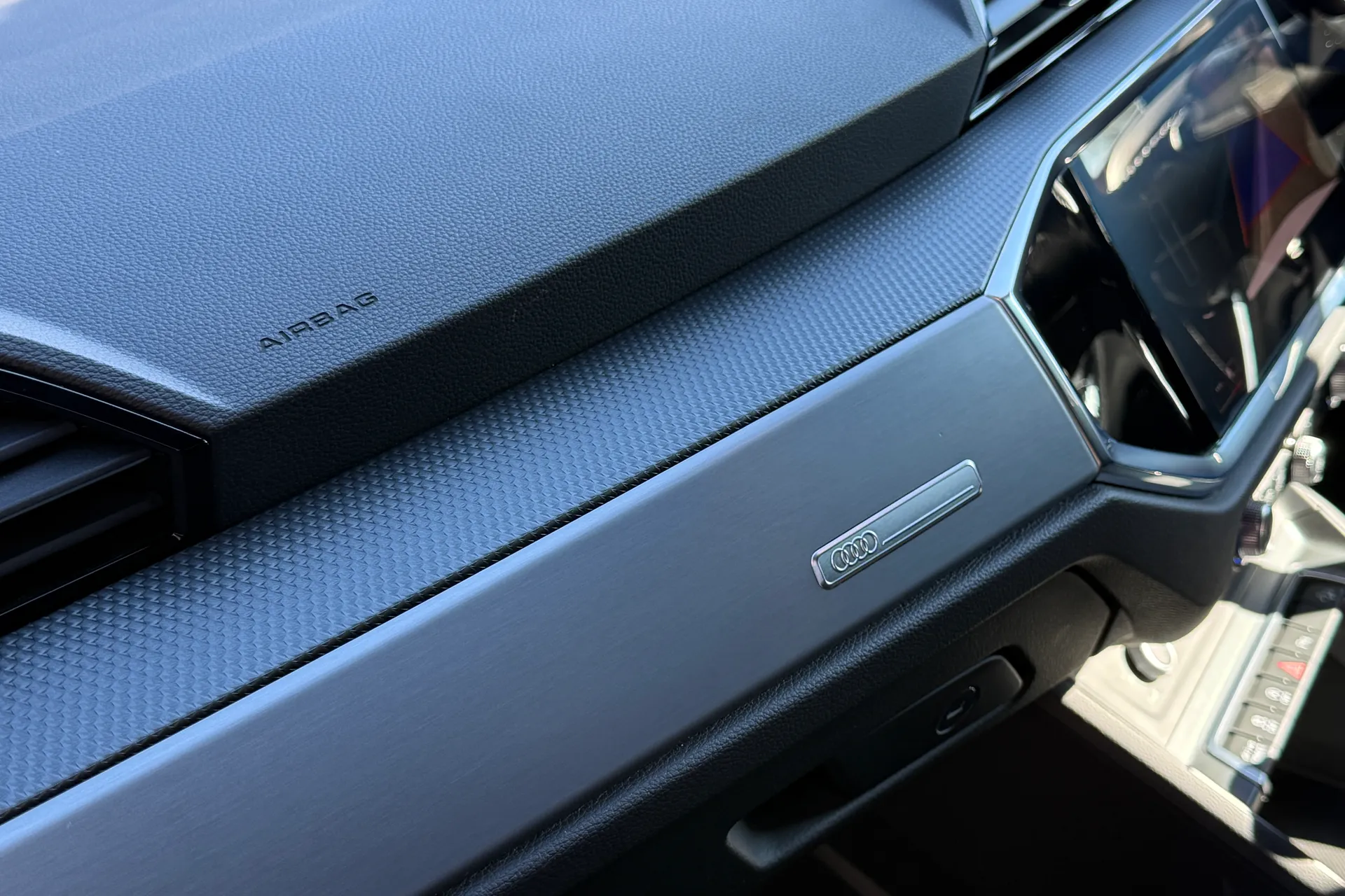 Audi Q3 thumbnail image number 42