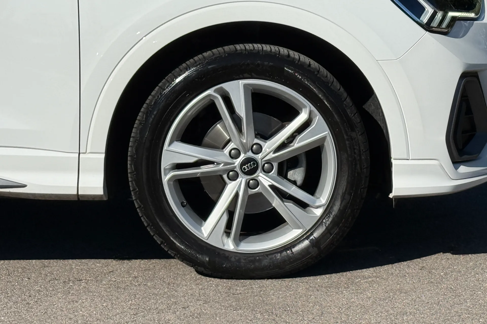 Audi Q3 thumbnail image number 28