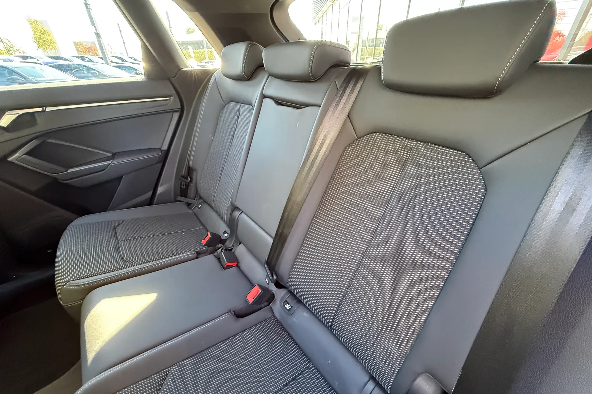 Audi Q3 thumbnail image number 40