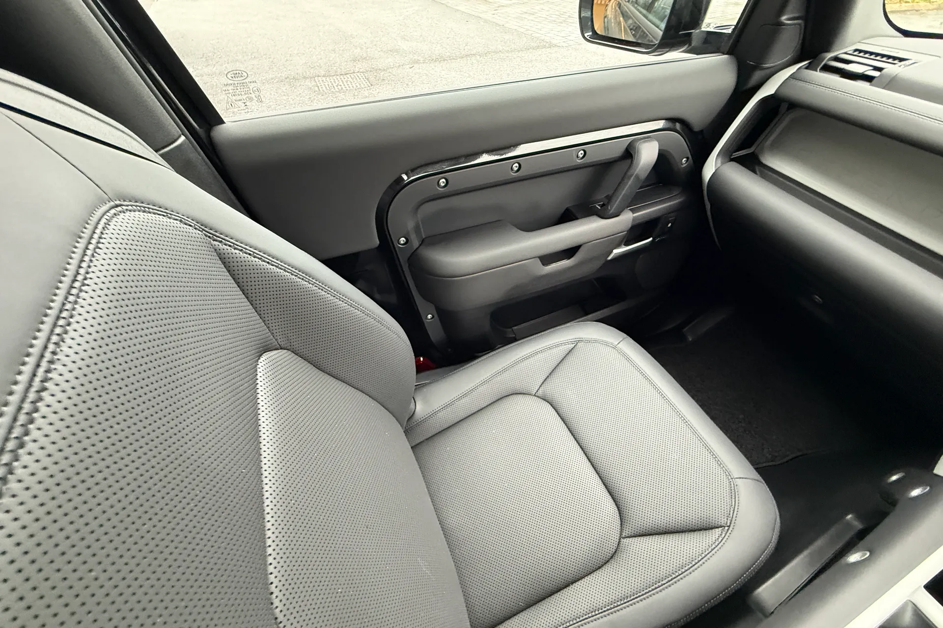 LAND ROVER DEFENDER thumbnail image number 12