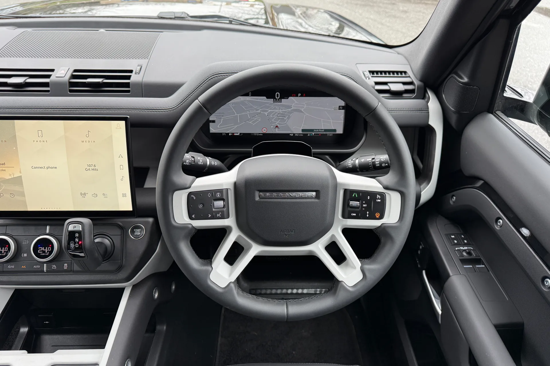 LAND ROVER DEFENDER thumbnail image number 14