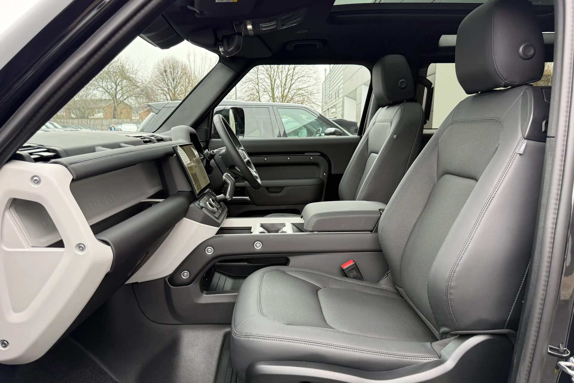 LAND ROVER DEFENDER thumbnail image number 10