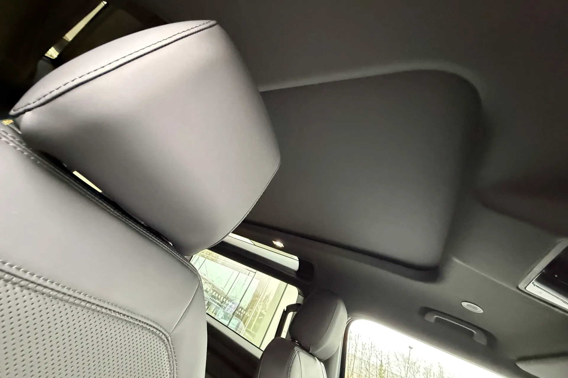 LAND ROVER DEFENDER thumbnail image number 35