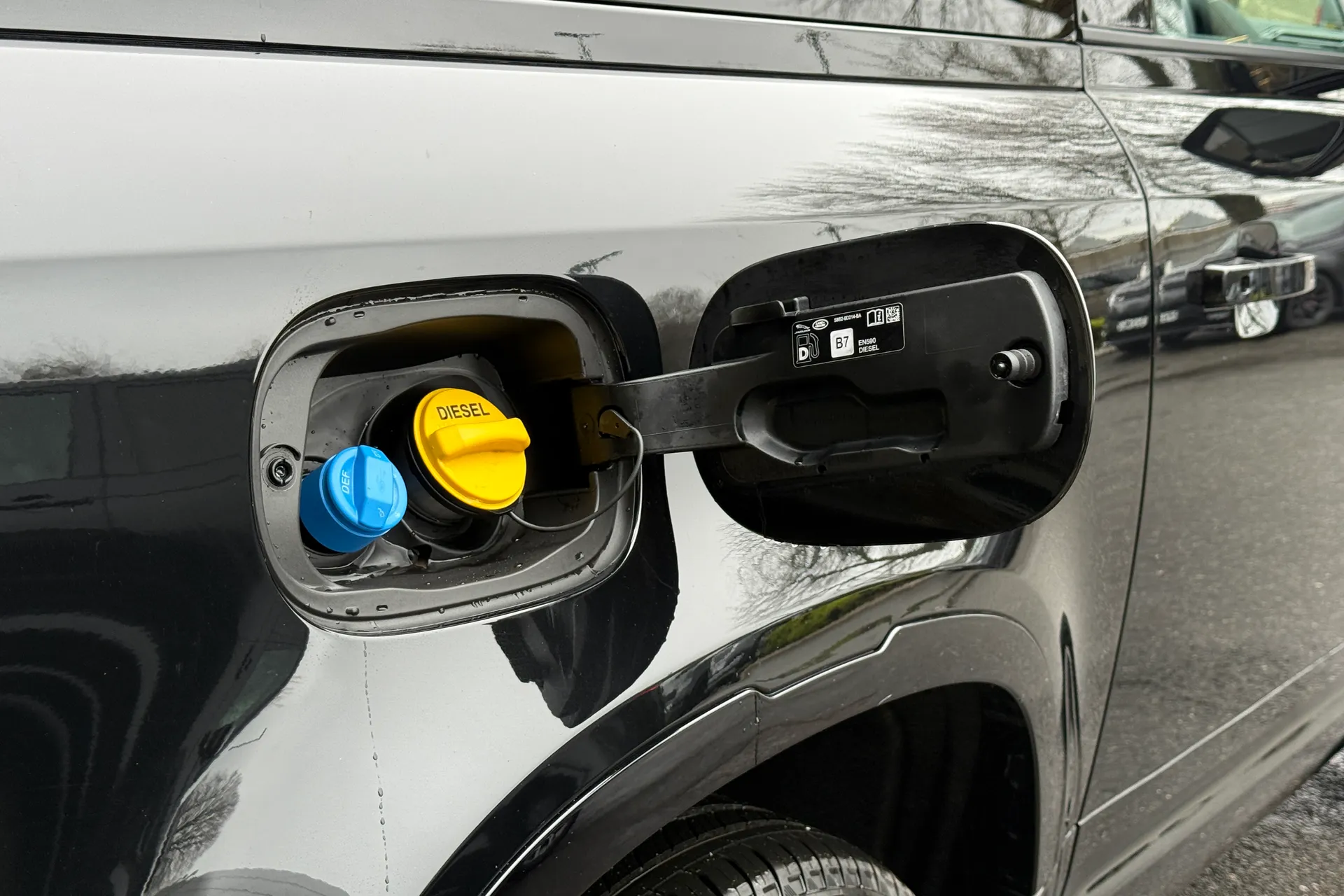 LAND ROVER DEFENDER thumbnail image number 37