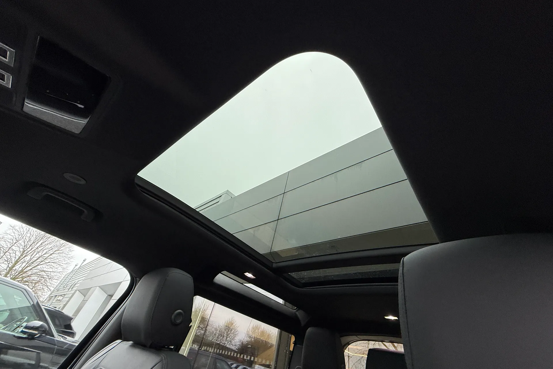 LAND ROVER DEFENDER thumbnail image number 5