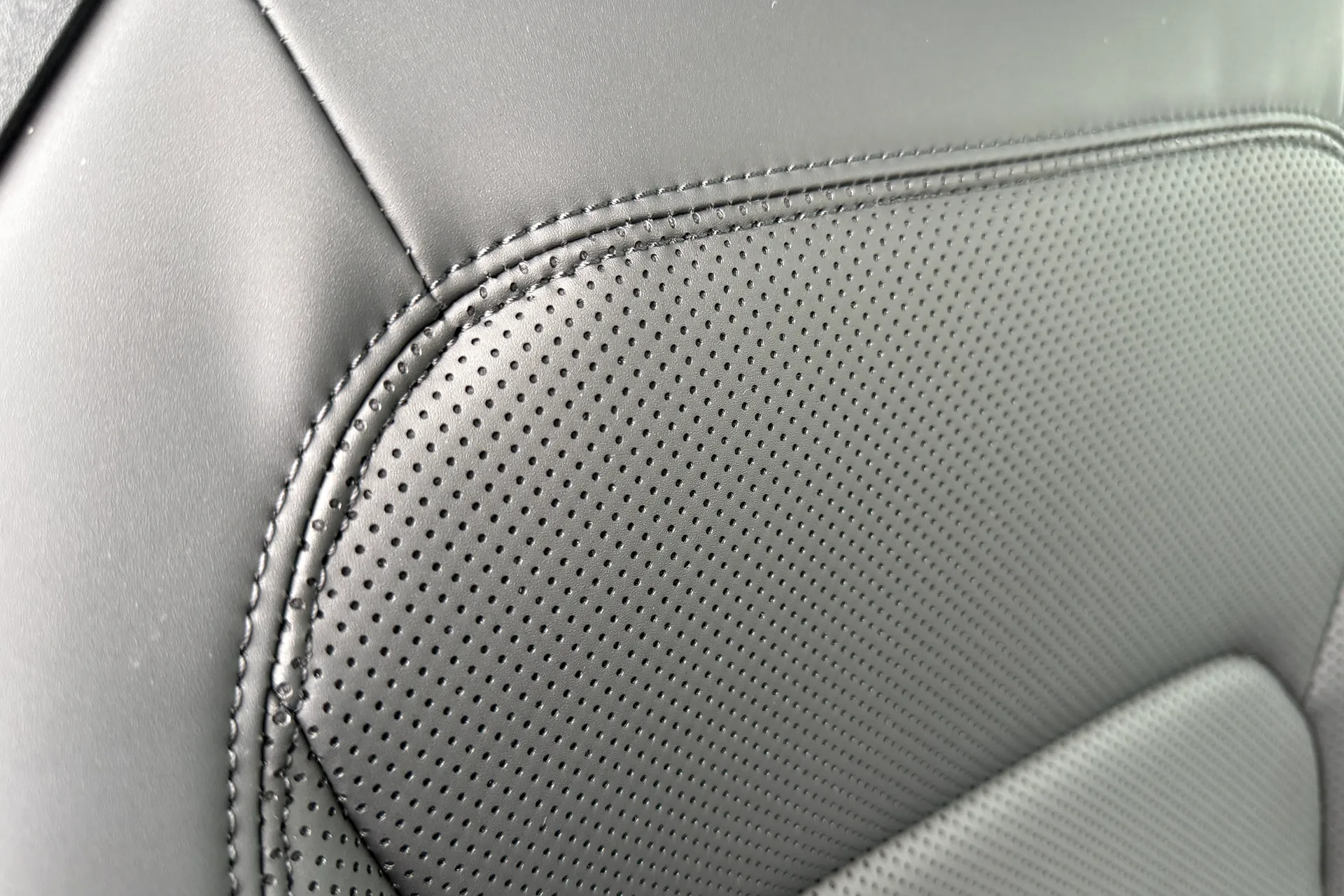 LAND ROVER DEFENDER thumbnail image number 32