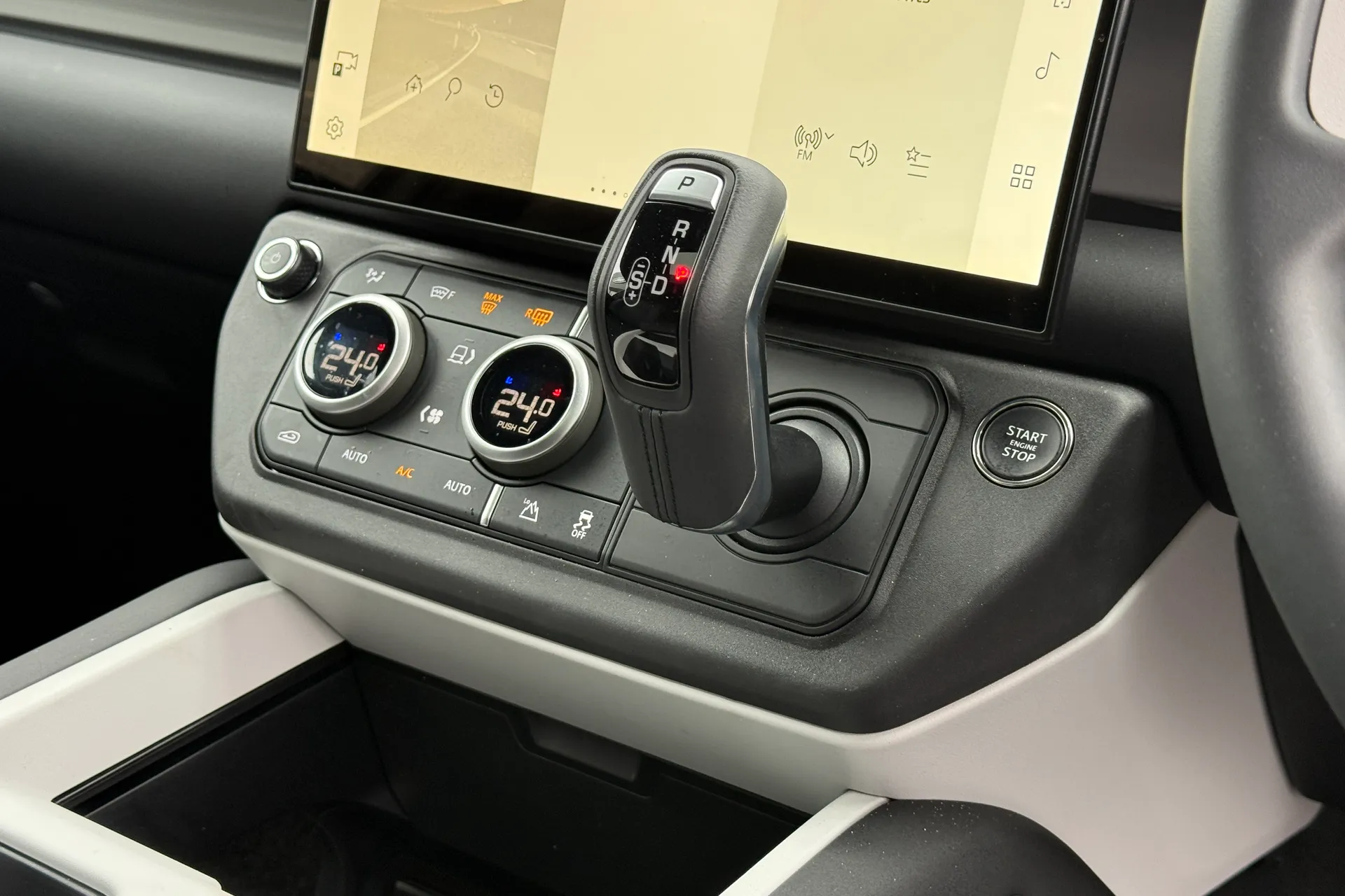 LAND ROVER DEFENDER thumbnail image number 20