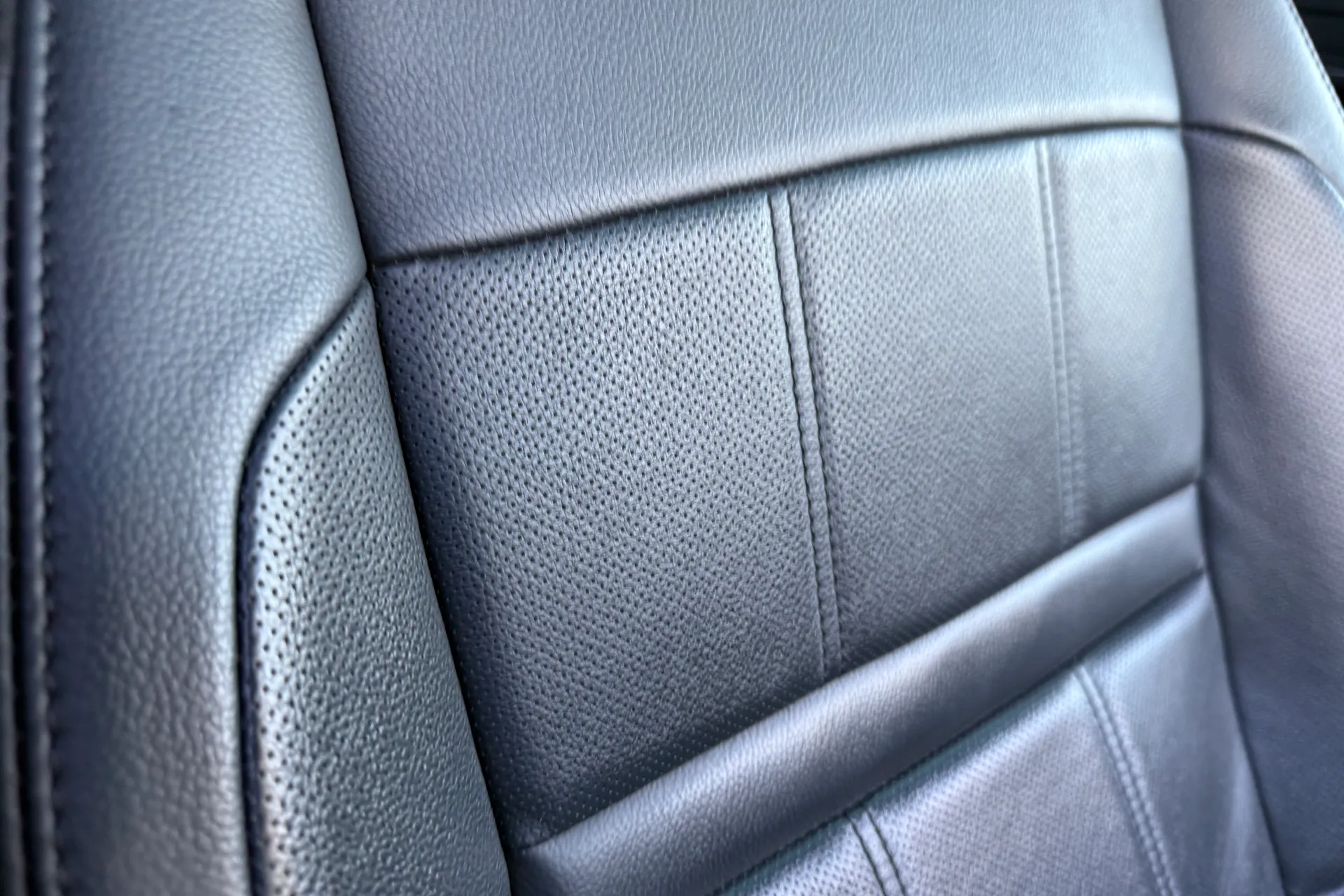 LAND ROVER RANGE ROVER EVOQUE thumbnail image number 32