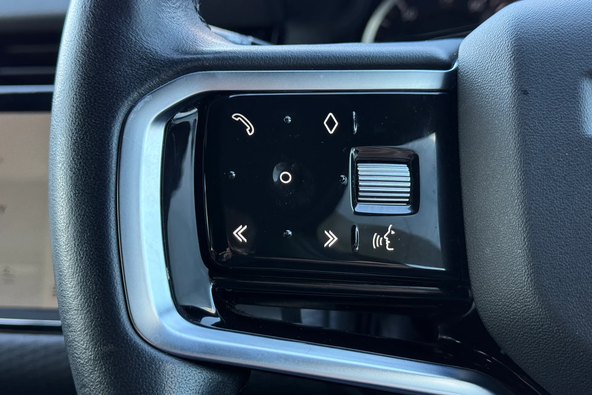 LAND ROVER RANGE ROVER EVOQUE thumbnail image number 25