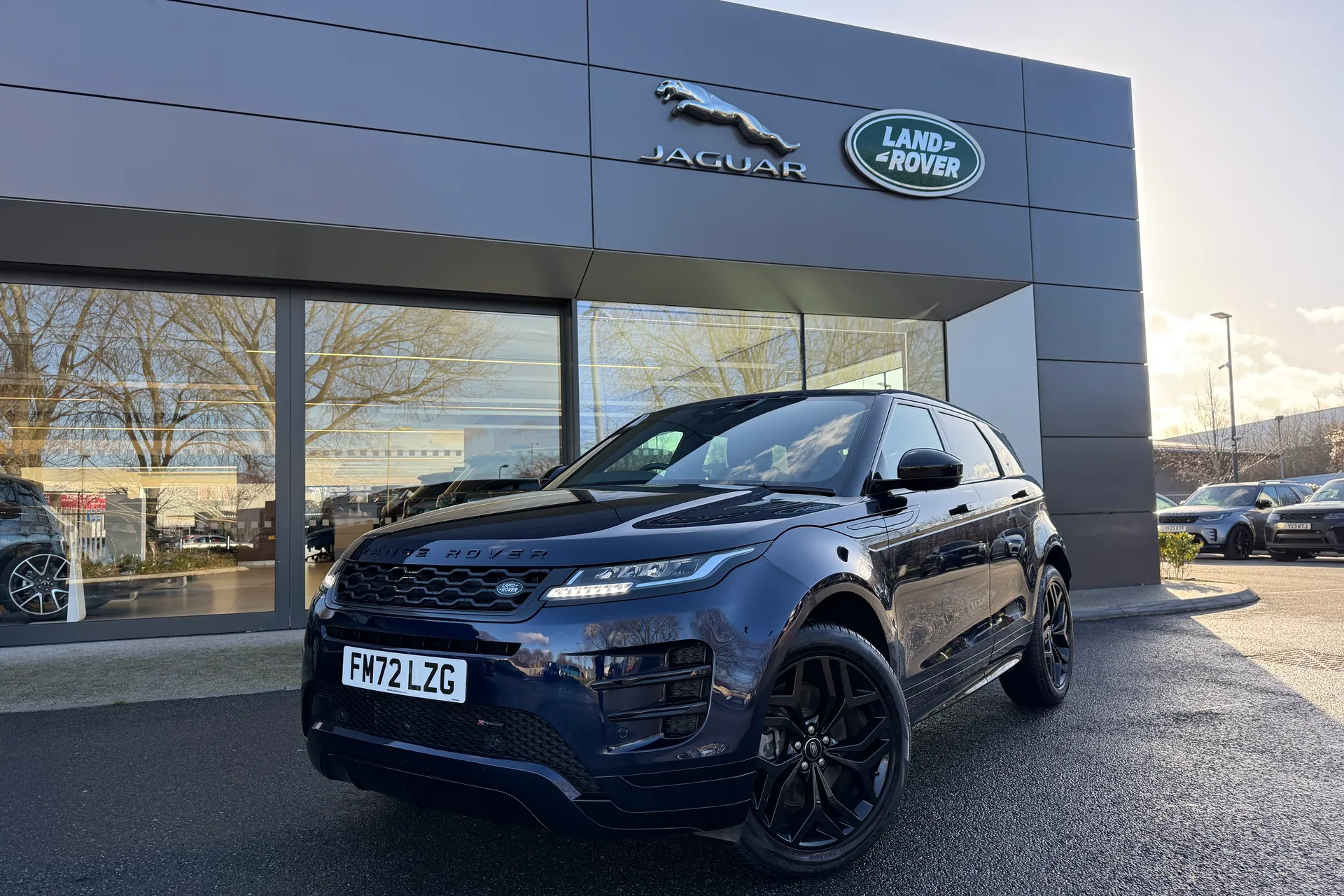 LAND ROVER RANGE ROVER EVOQUE focused image