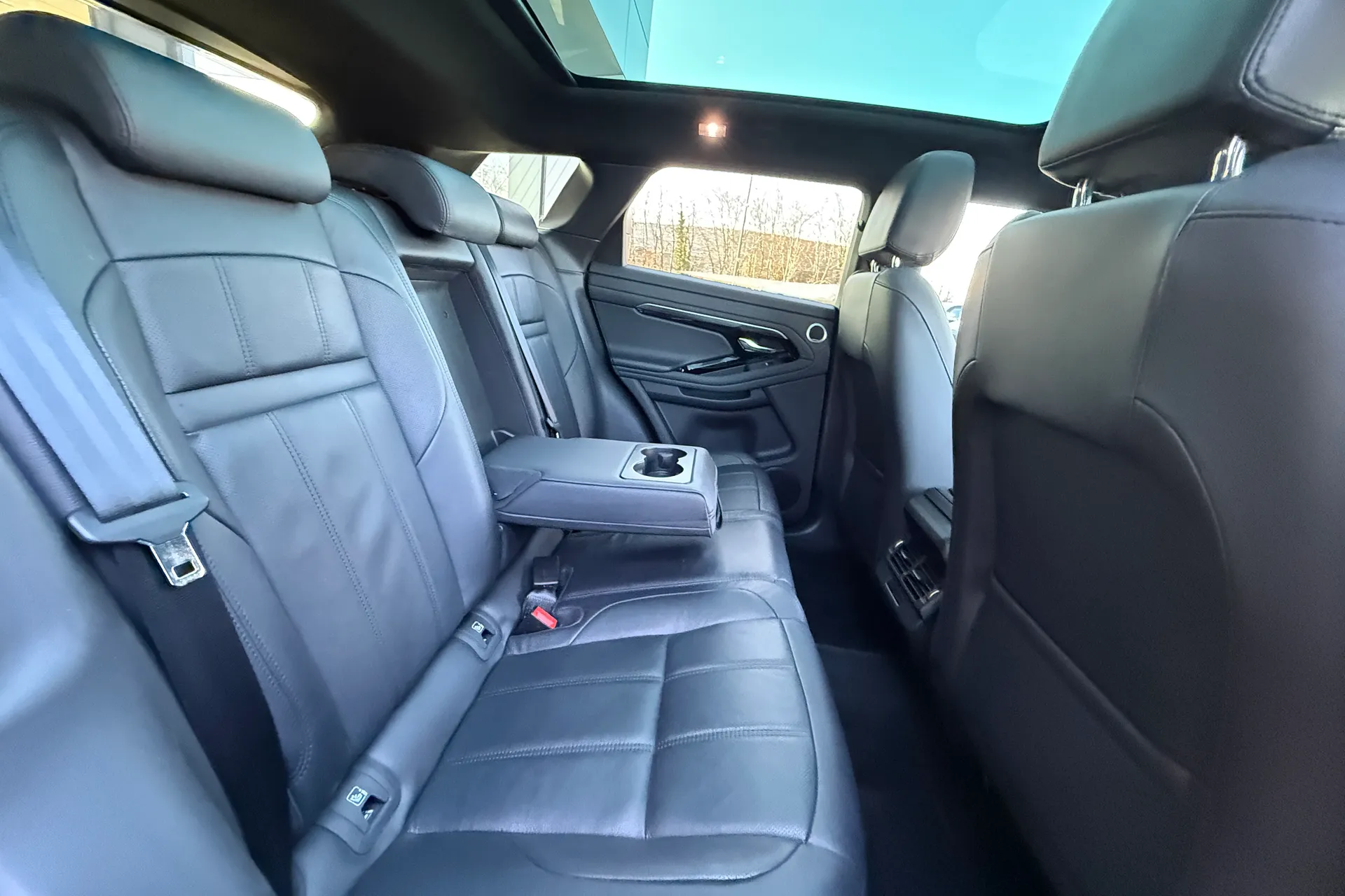 LAND ROVER RANGE ROVER EVOQUE thumbnail image number 39