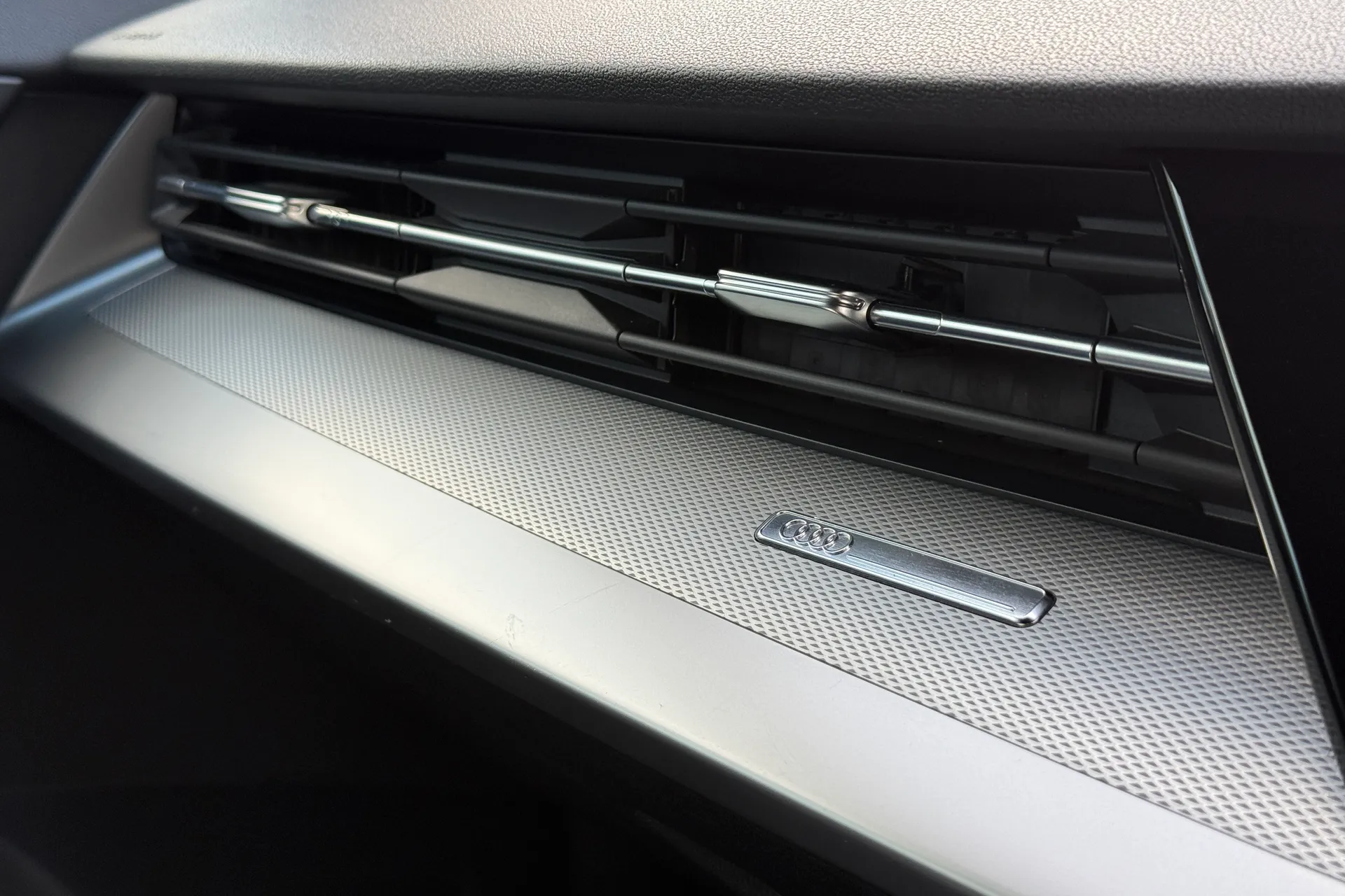 Audi A3 thumbnail image number 15