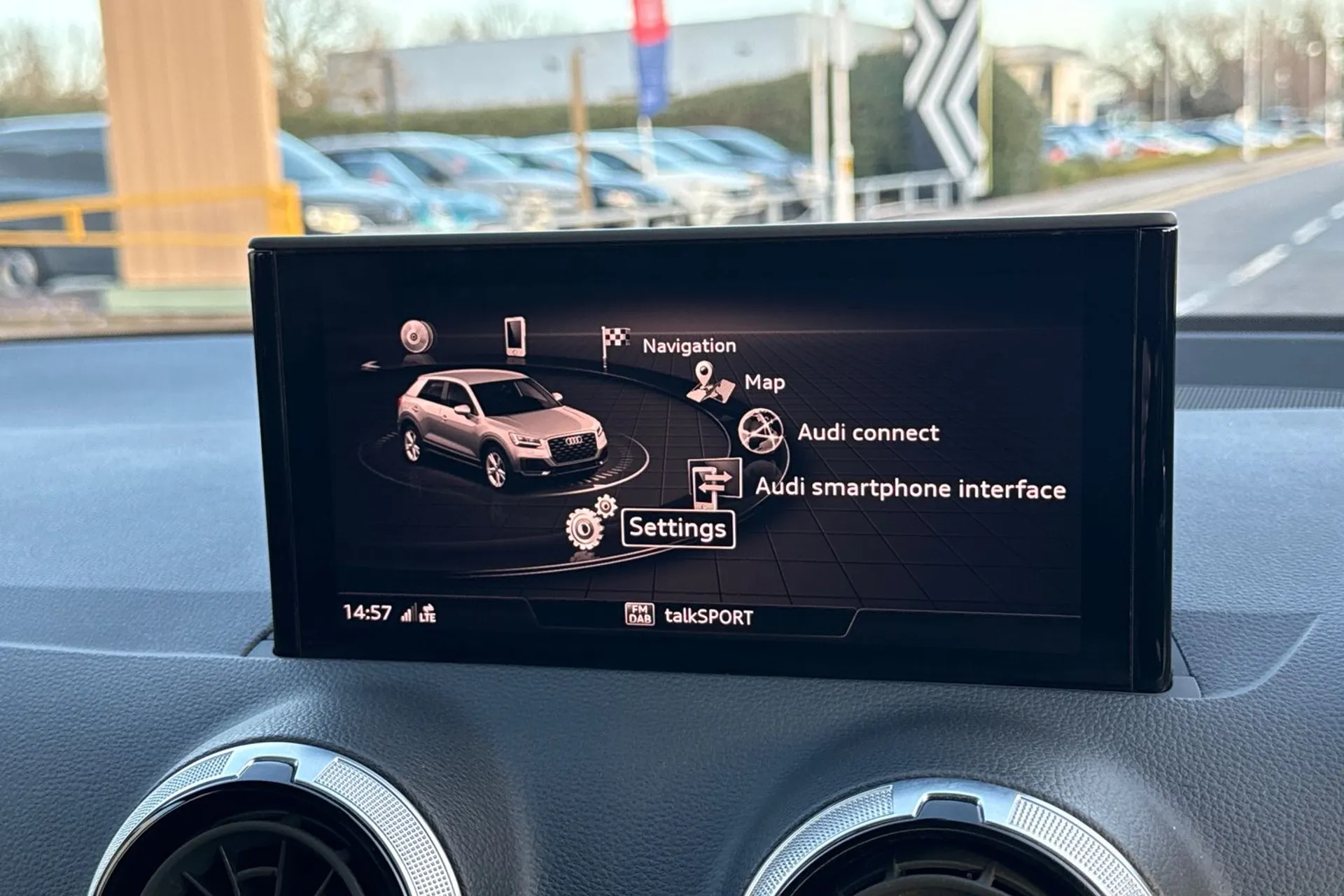 Audi Q2 thumbnail image number 39