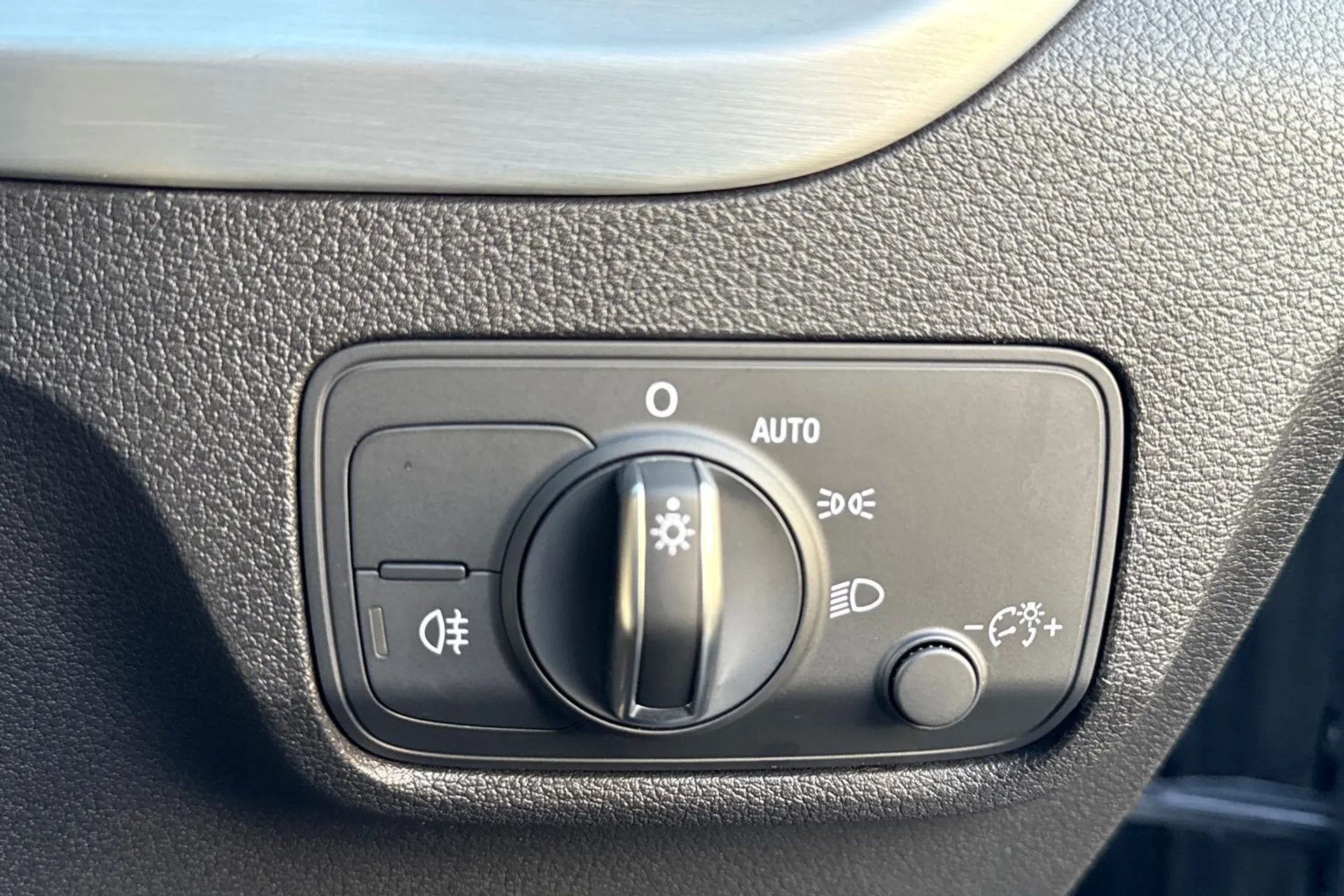 Audi Q2 thumbnail image number 46